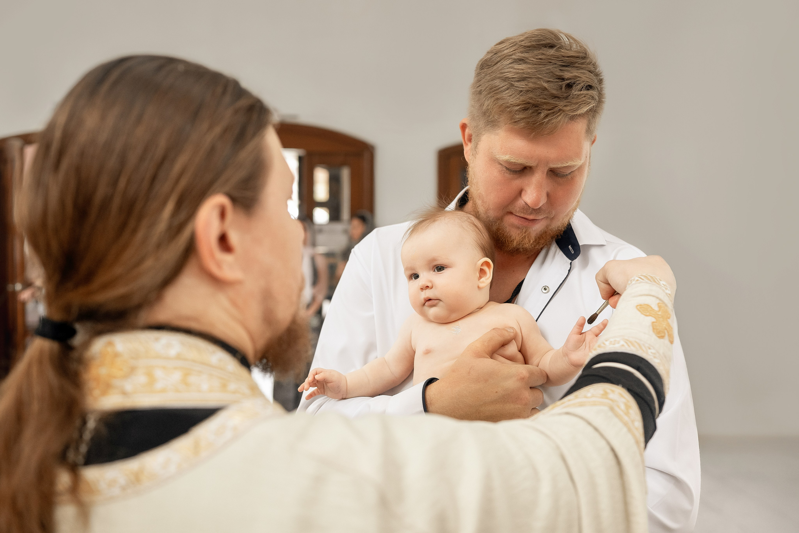 Крещение в храме Архангела Михаила. Церковный фотограф на Таинство Крещения и Венчания в Оренбурге и Оренбургской области Екатерина Белкина