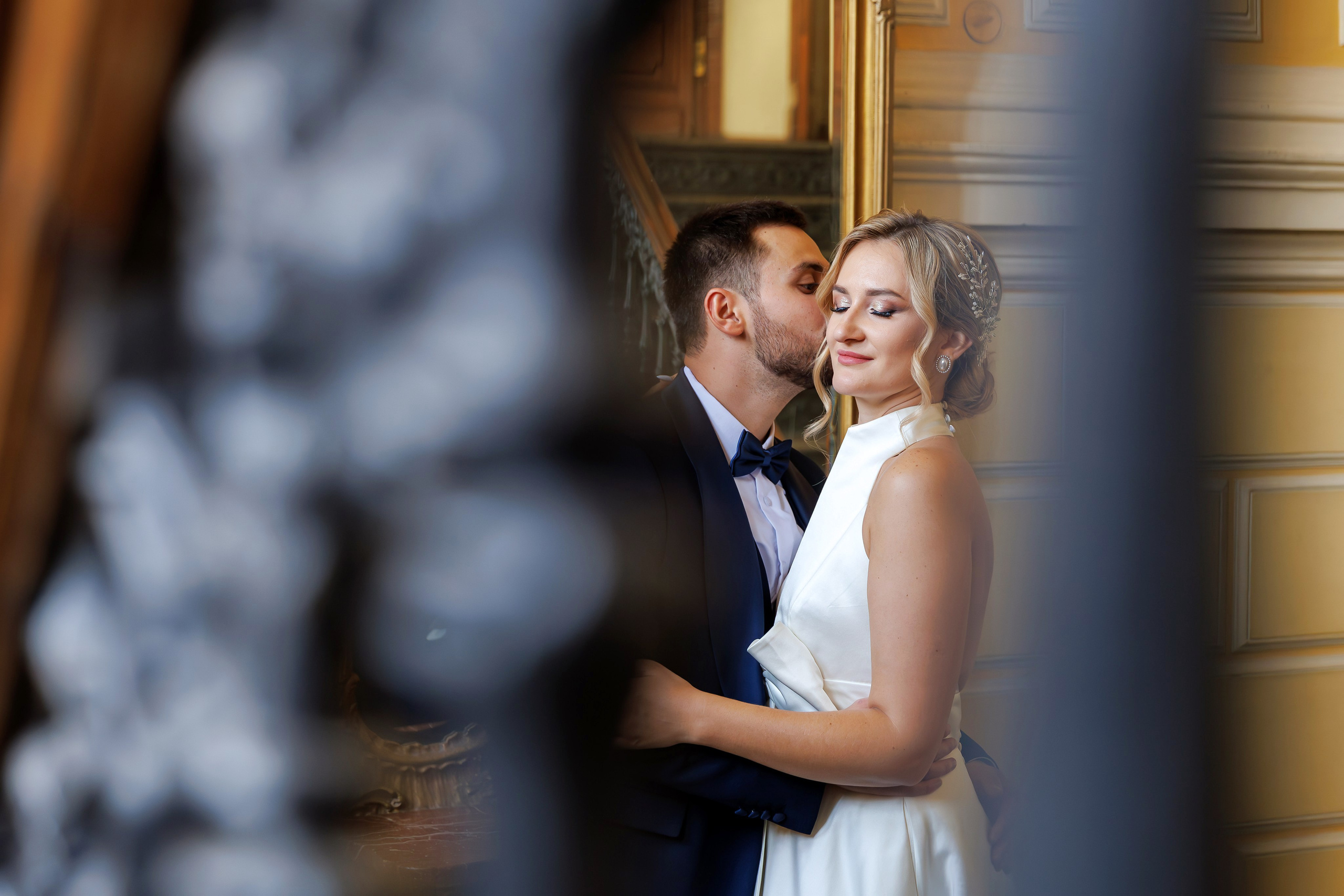 Свадебная фотосессия в библиотеке-читальне им А. С. Пушкина. Свадебный фотограф Москва и МО Сергей Киржаев