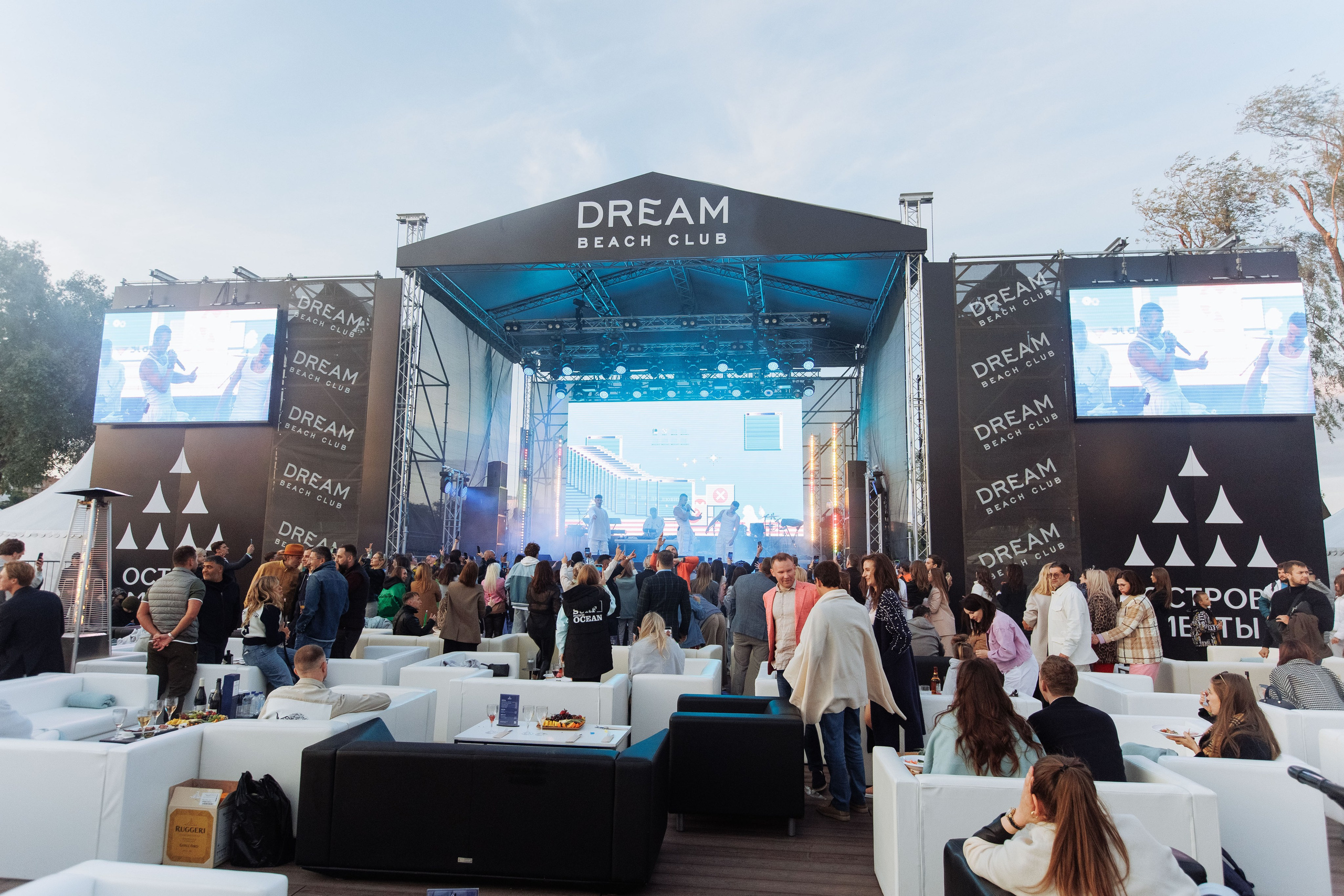 Остров мечты Dream Beach Club (Открытие открытого бассейна в Москве). Репортажный фотограф на мероприятие в Москве Алексей Терентьев