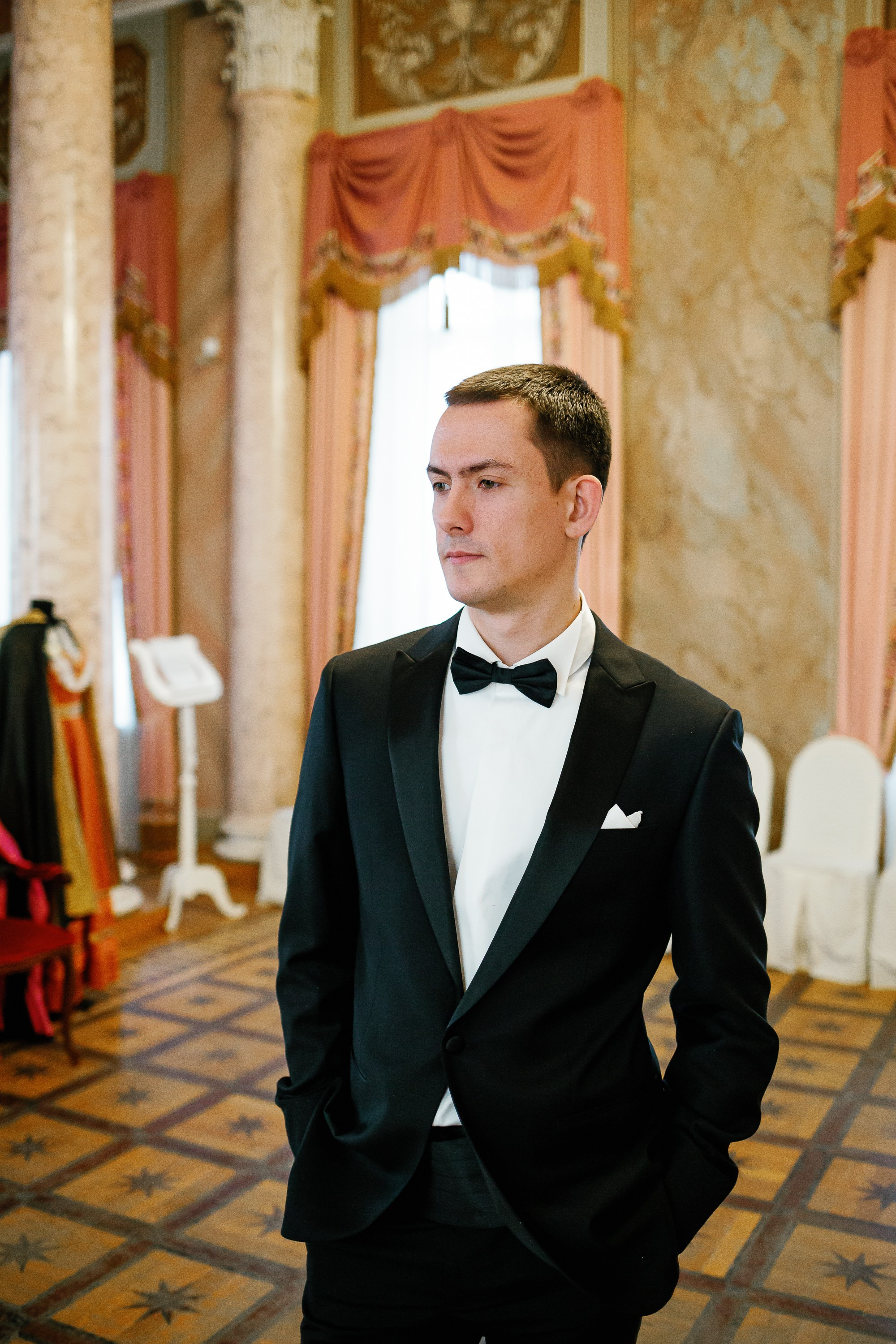 Свадебная фотосессия в музее усадьбе Люблино. Дворец Н. А. Дурасова