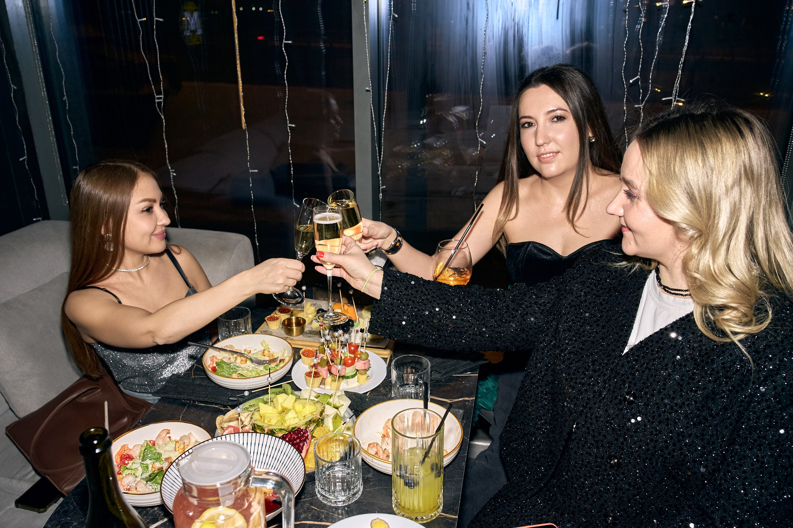 Новогодняя ночь в Мята Platinum. Контент-фотограф в Москве Тима Забабурин