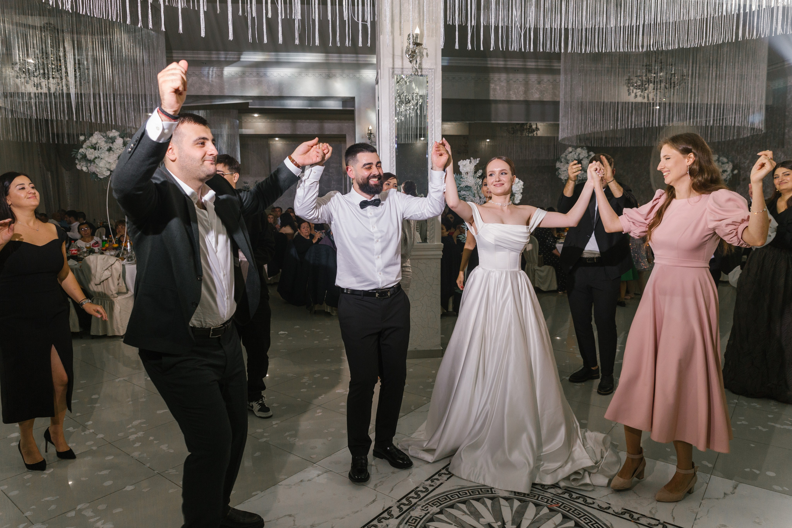 Владислав и Диана. Свадебный фотограф в Пятигорске и КМВ Софья Аджикеримова