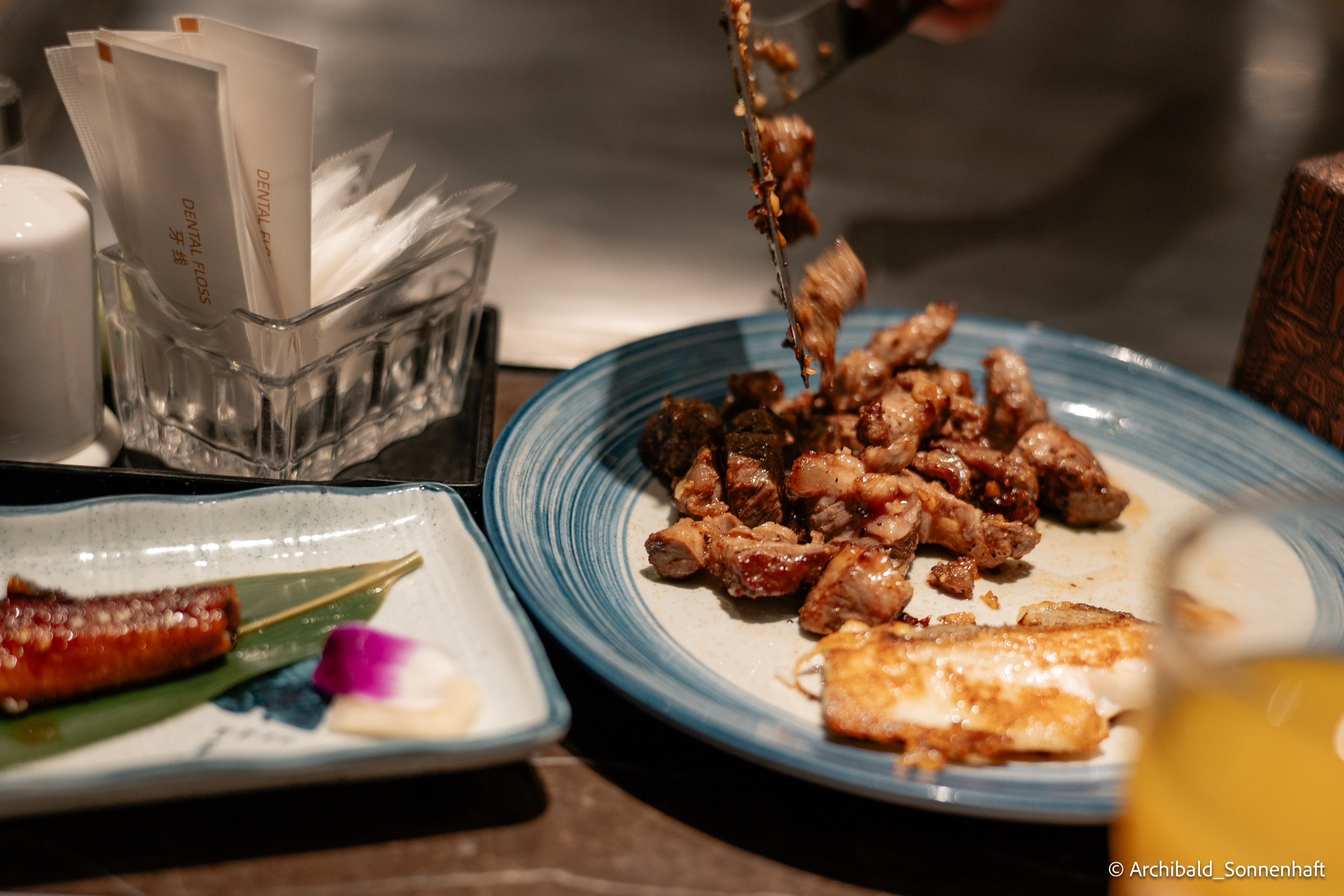 Cat, squirrel, japanese food and stand-up. Photographer in Guangzhou, China. Archibald Sonnenhaft