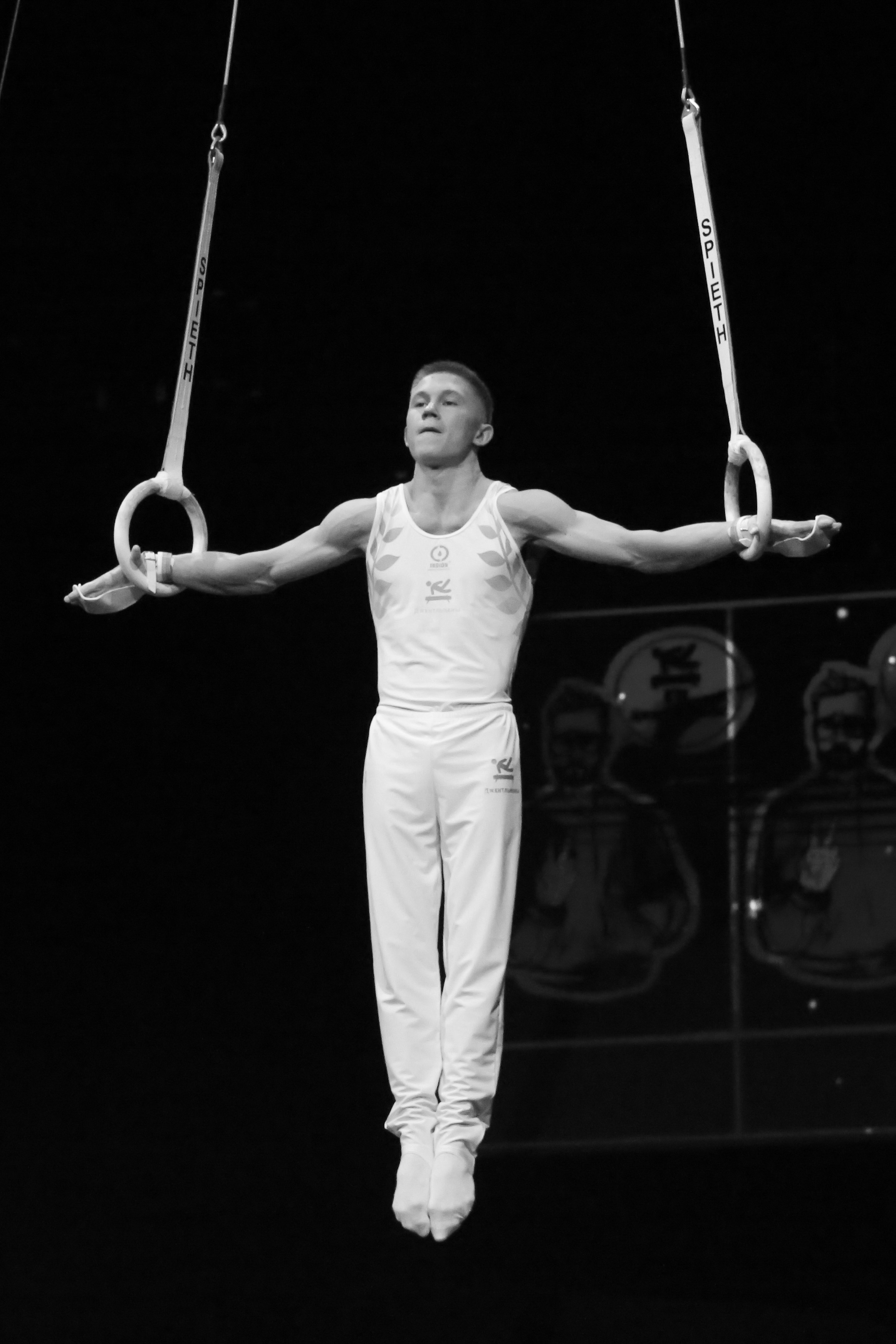 «Спорт через объектив: история в каждом снимке!»