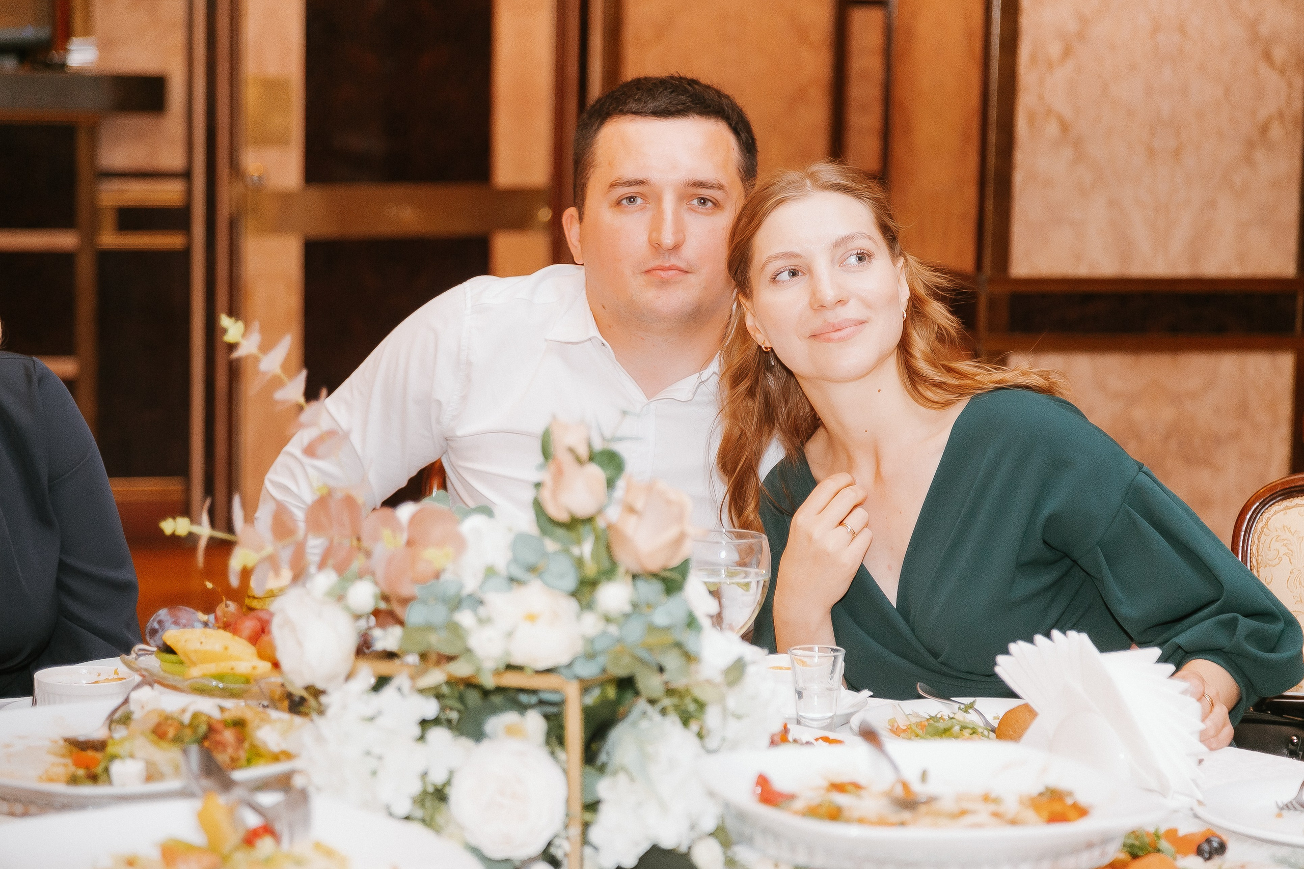 Свадебная осенняя фотосессия Ивана и Лидии в городе. Свадебный и репортажный фотограф в Ярославле и Санкт-Петербурге Роман Микрюков