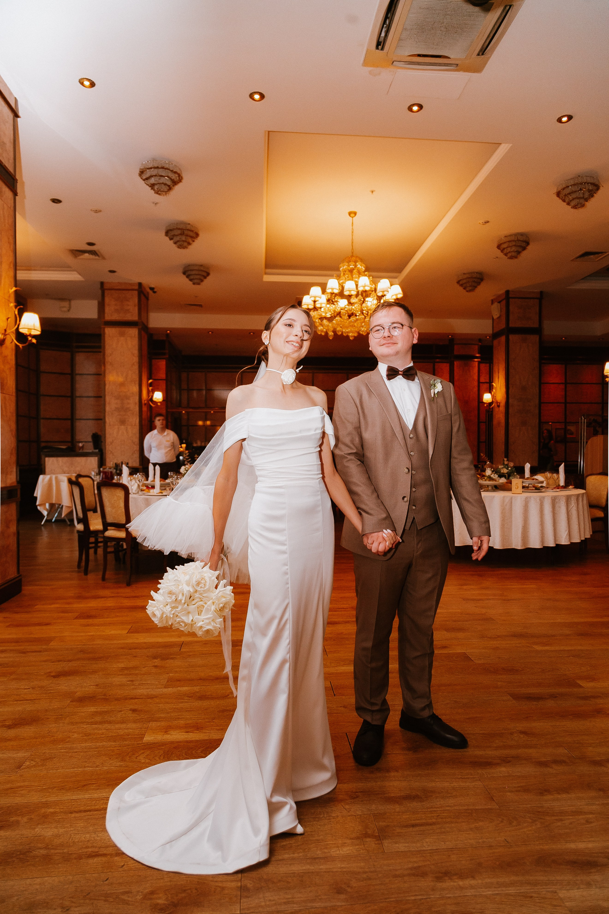 Свадебная осенняя фотосессия Ивана и Лидии в городе. Свадебный и репортажный фотограф в Ярославле и Санкт-Петербурге Роман Микрюков