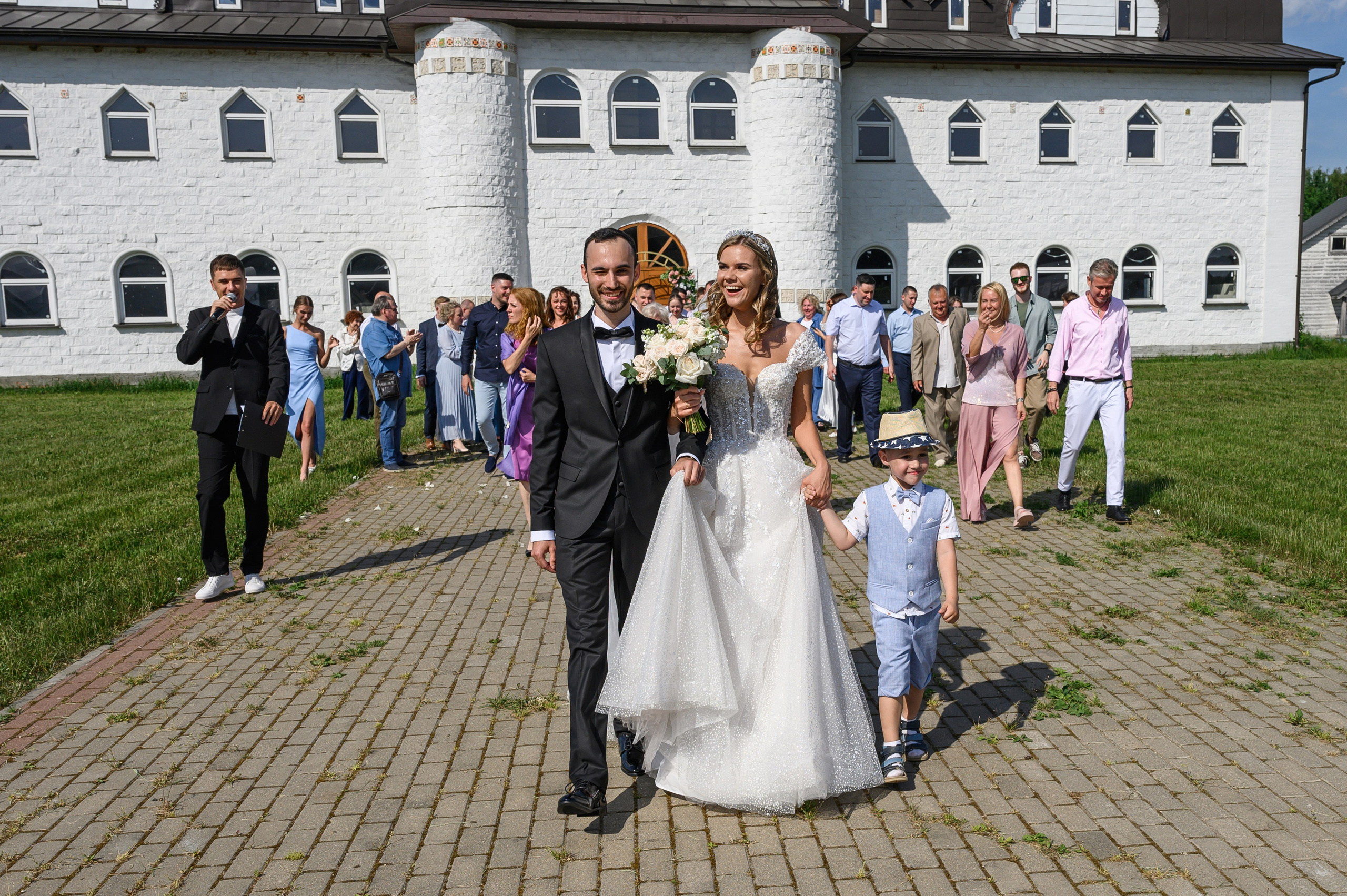 Свадебная фотосессия Город мастеров — Русская сказка. Выездная регистрация брака в Русской сказке.