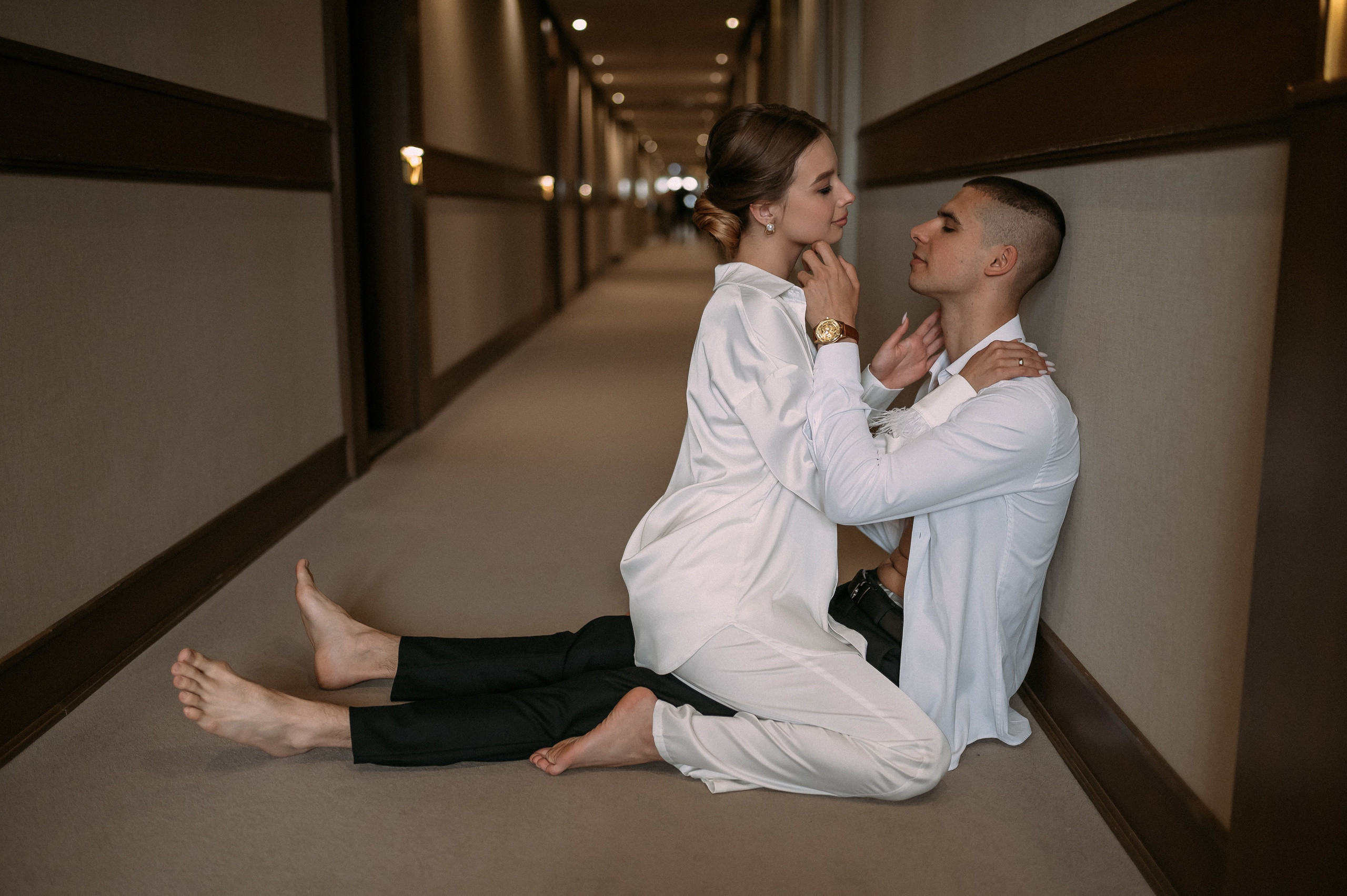 Свадебное утро и прогулка красивой яркой пары. Свадебный и семейный фотограф в Симферополе Дарья Маркова