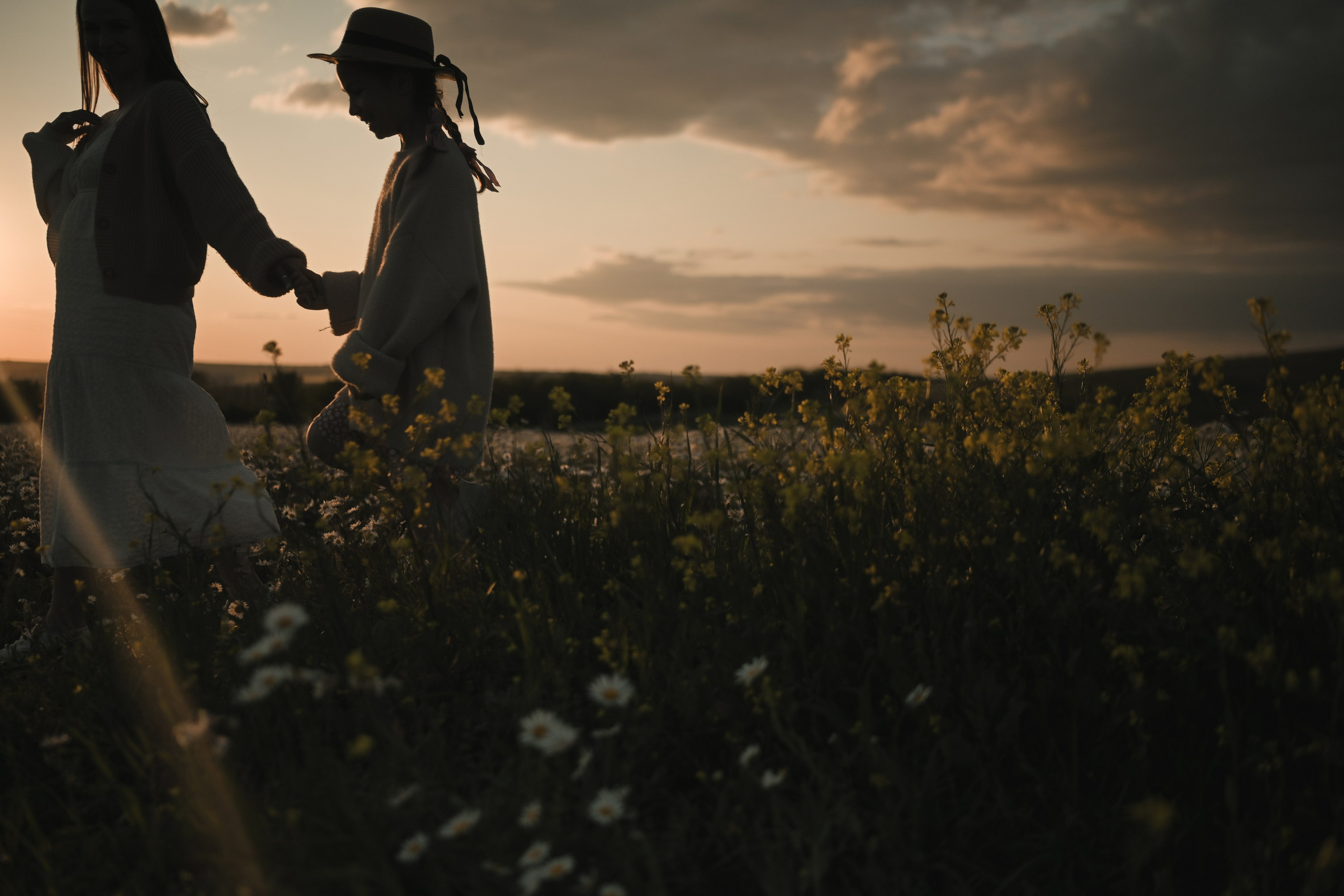 Семейная фотосессия в ромашковом поле в Крыму. Свадебный и семейный фотограф и видеограф, Крым, Москва, Санкт -Петербург