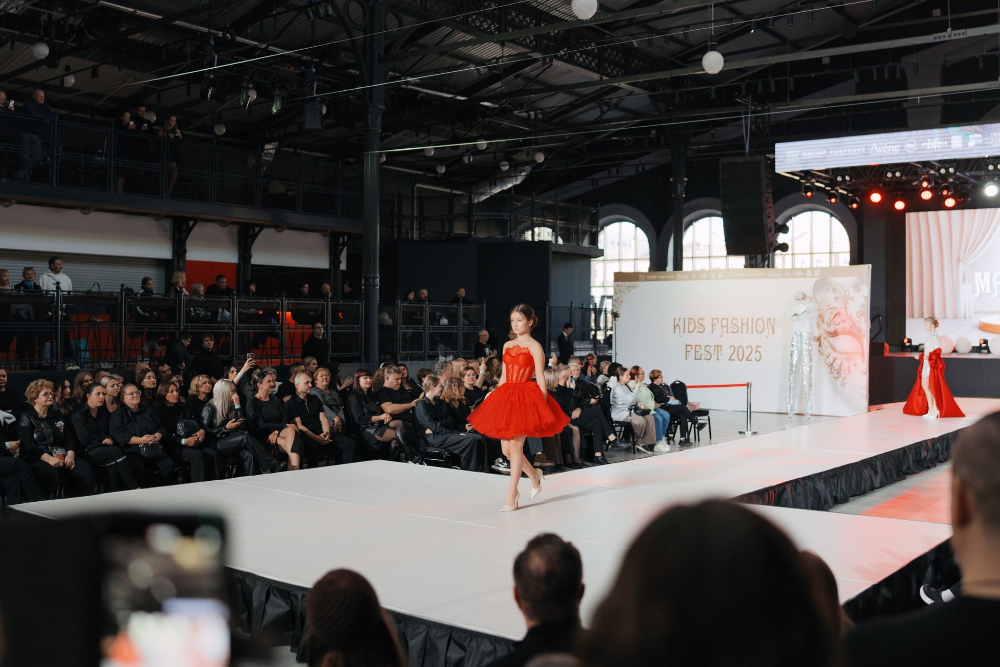 Kids Fashion Week. Annyshka