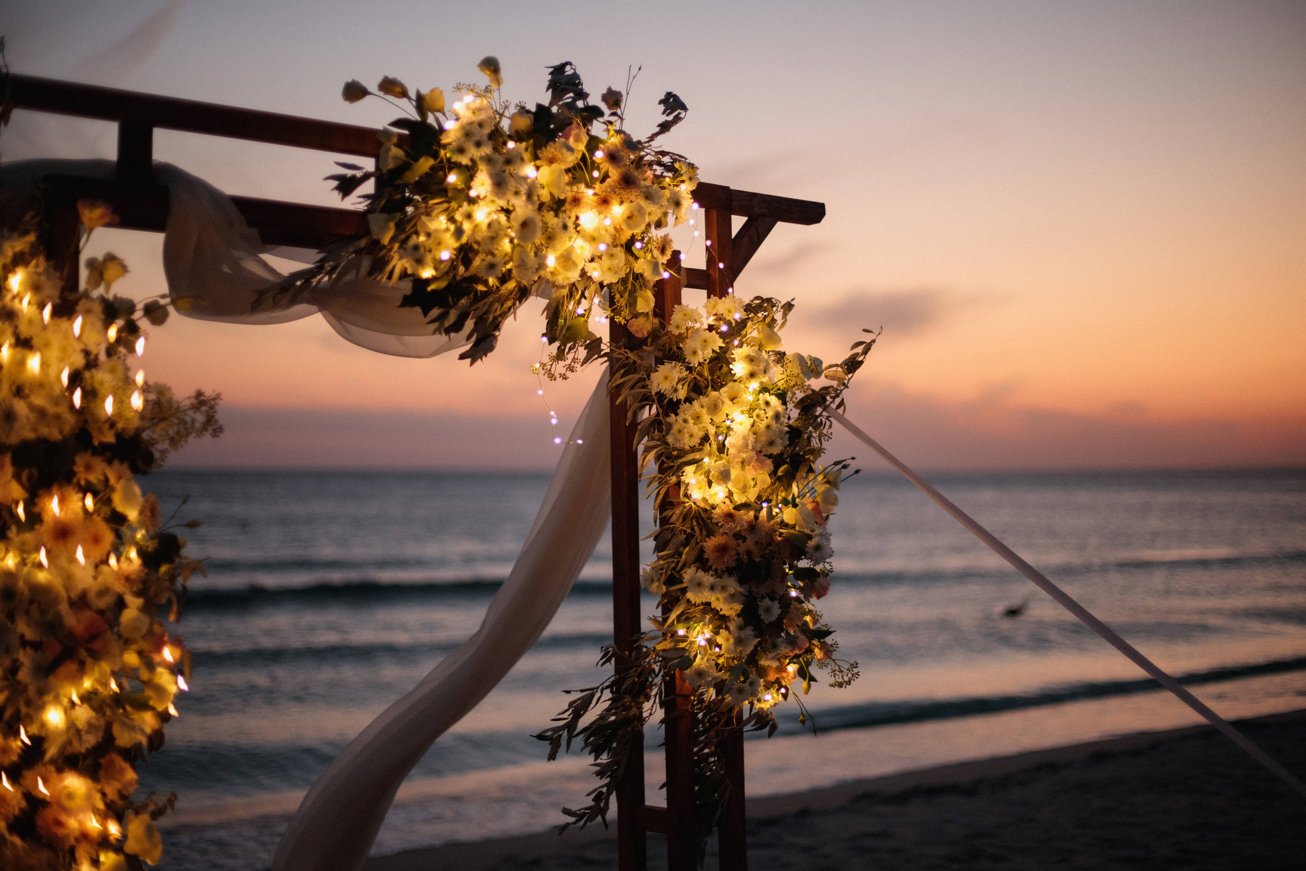 «Начало любви на побережье Поповки: история свадьбы, застывшая в кадре». Свадебный фотограф Мироманов Николай в Крыму