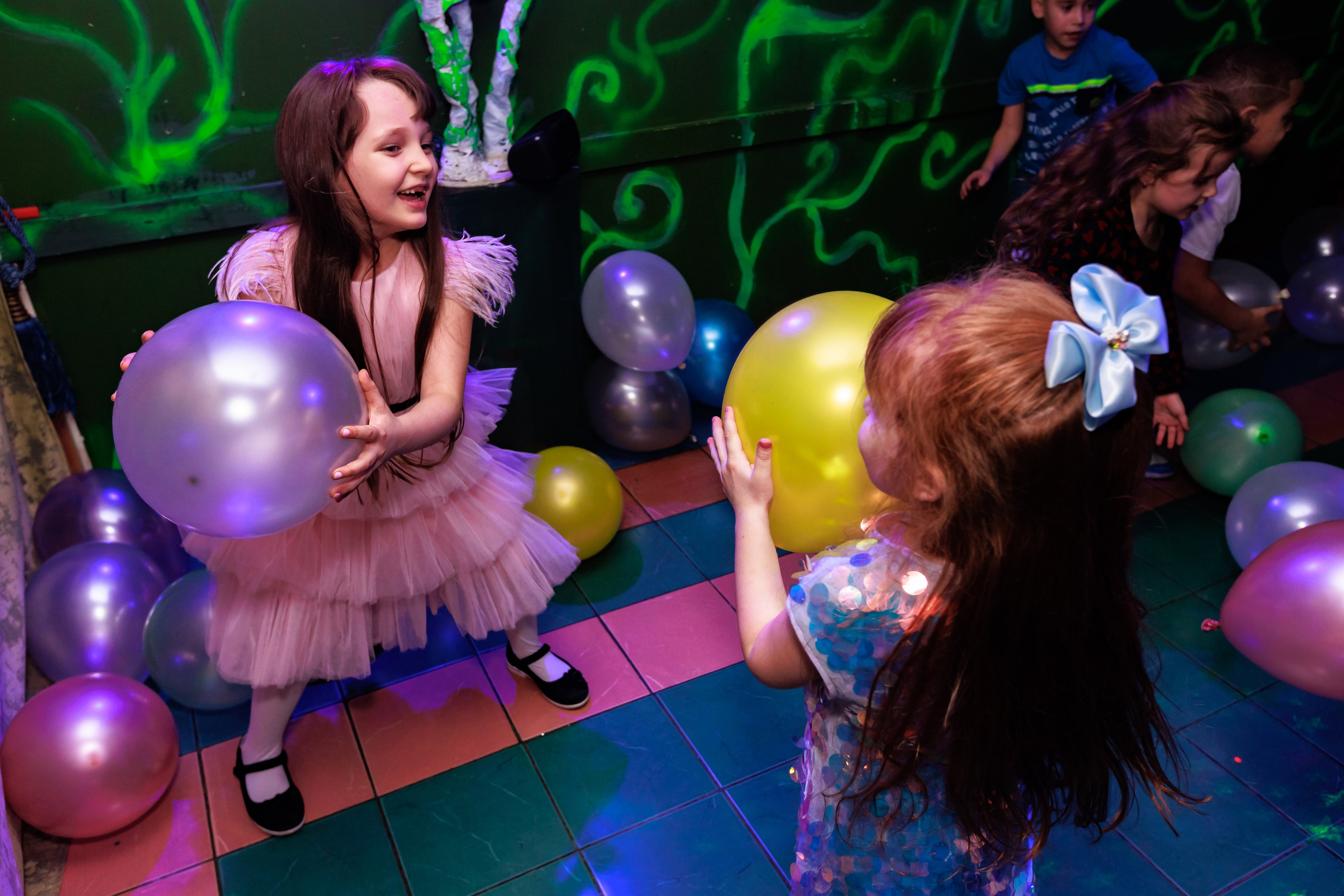 Театрализованный день рождения. Выпускные альбомы в Москве и Московской области