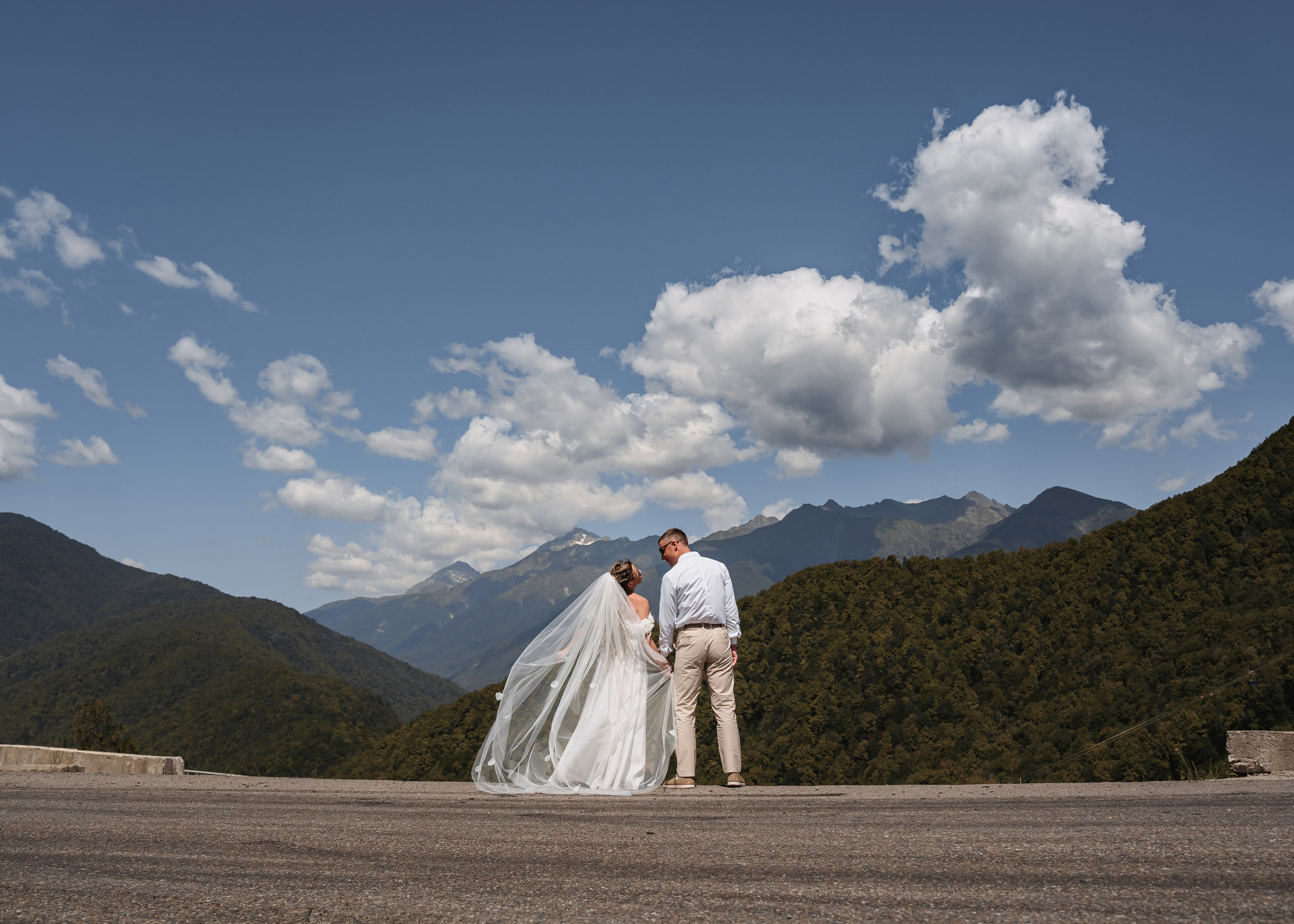 Место для фотосессии в Сочи, Адлере. Красивые свадебные фотосессии. Алина Бернд — свадебный и индивидуальный фотограф в Сочи и Адлере