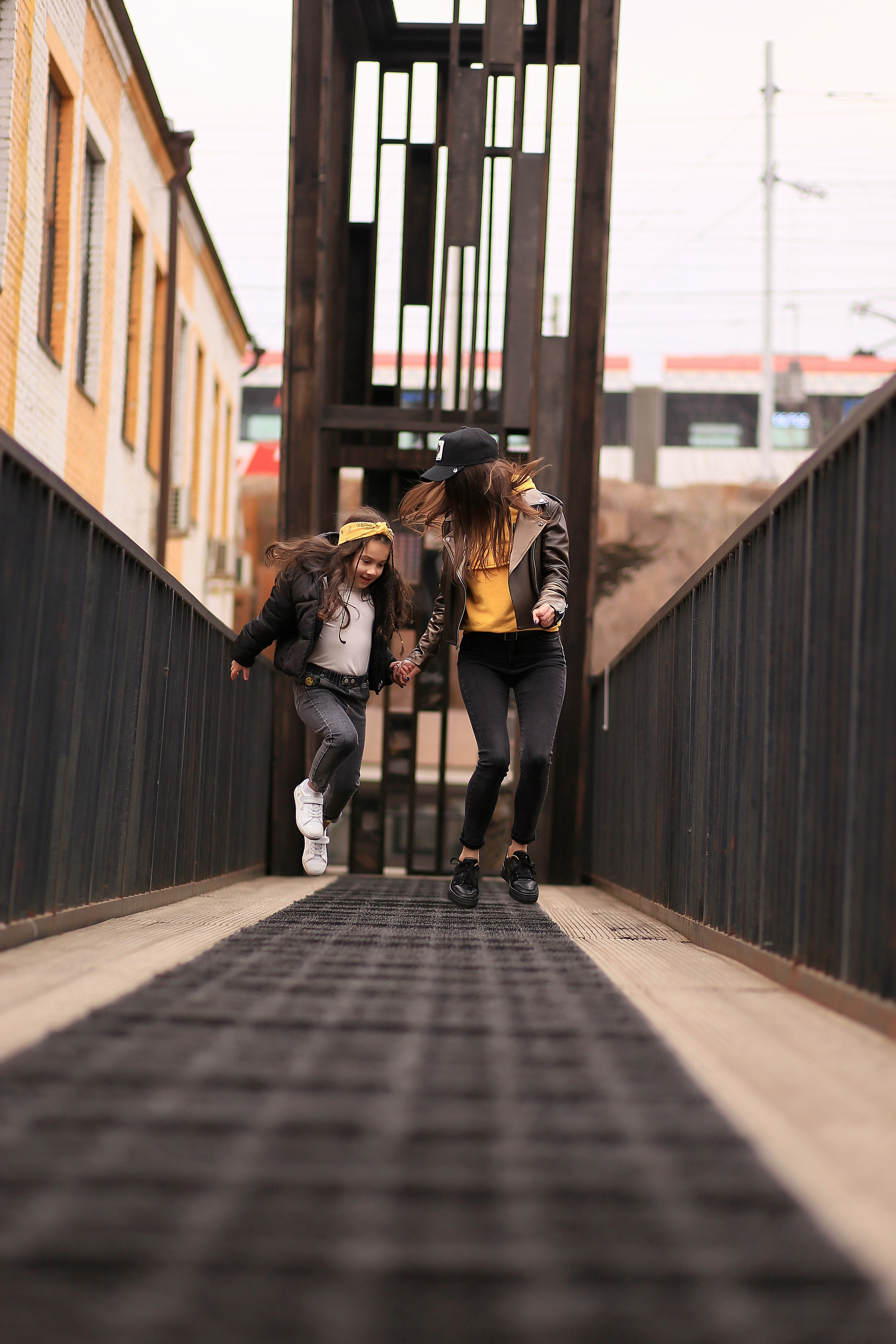 Яна и Лера — крутые девчонки. Фотограф Москва Лара Чайка