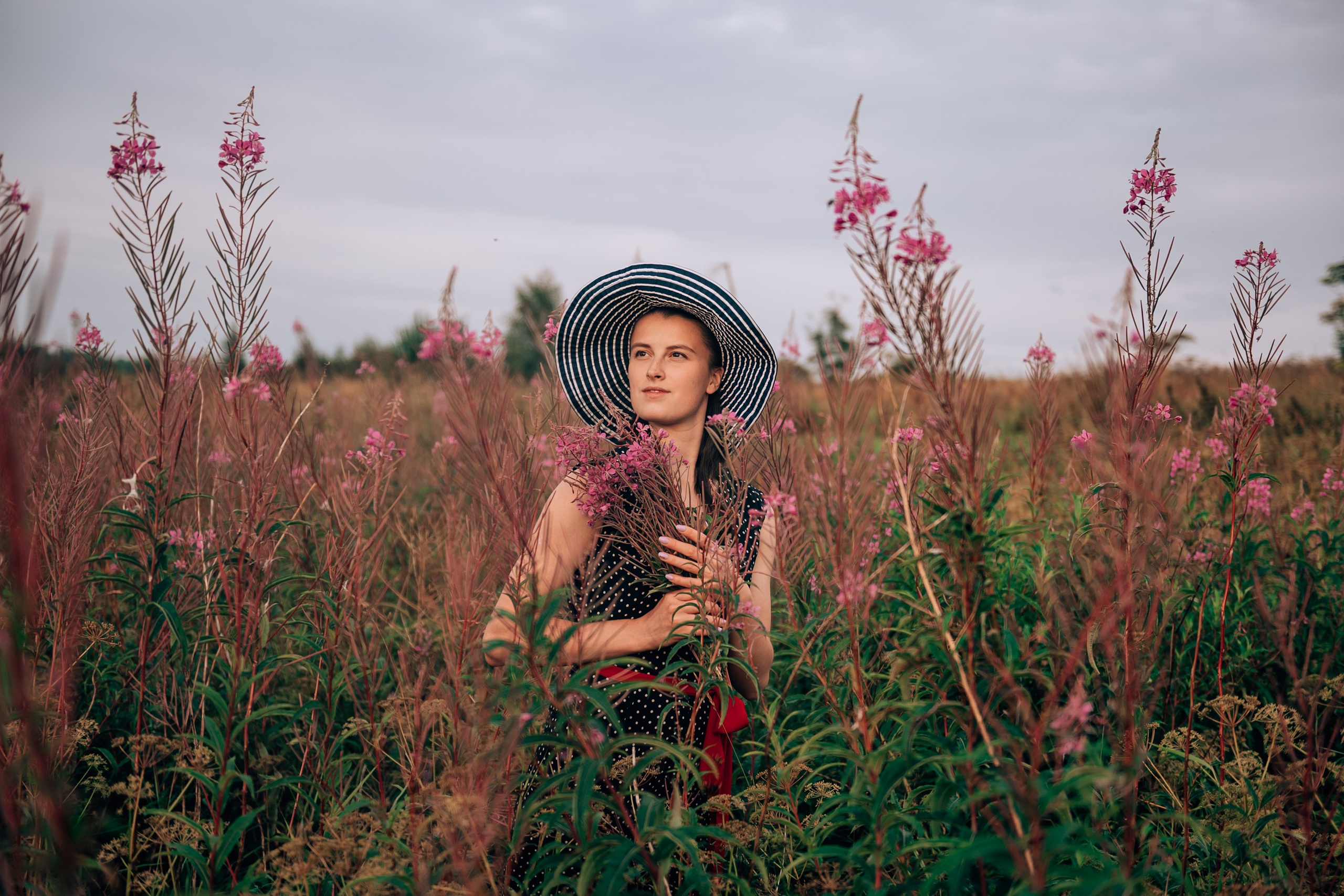 В полях Иван-чая. Свадебный и семейный фотограф София Невская
