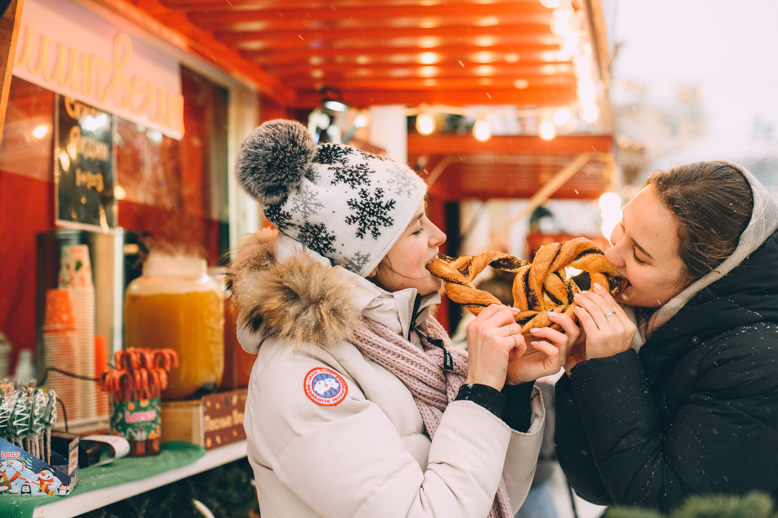 Рождественская ярмарка с подружкой. Свадебный и семейный фотограф София Невская