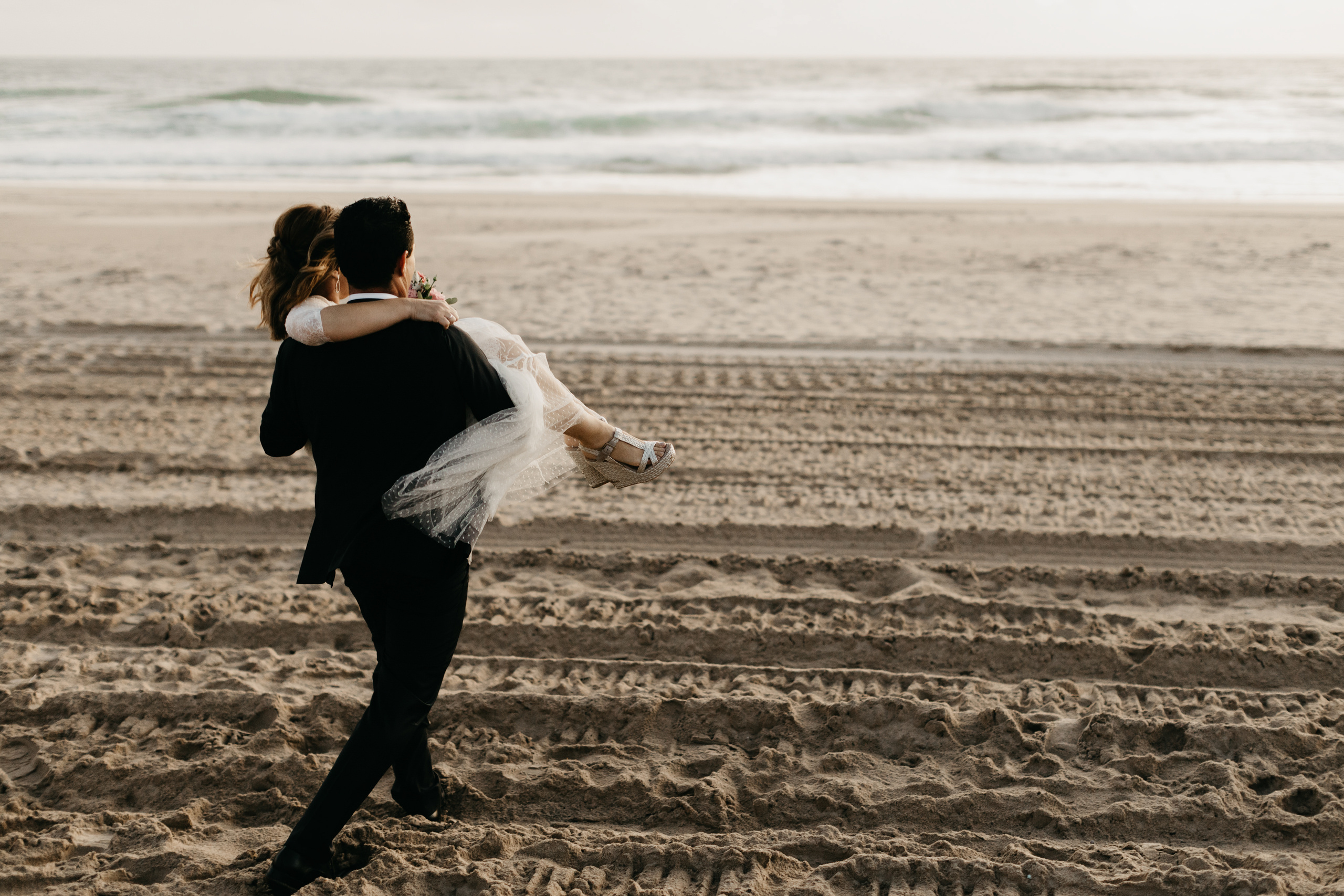 Nacho & Leticia — Costa da Caparica (Portugal). Richard and Irene - Destination wedding photographer