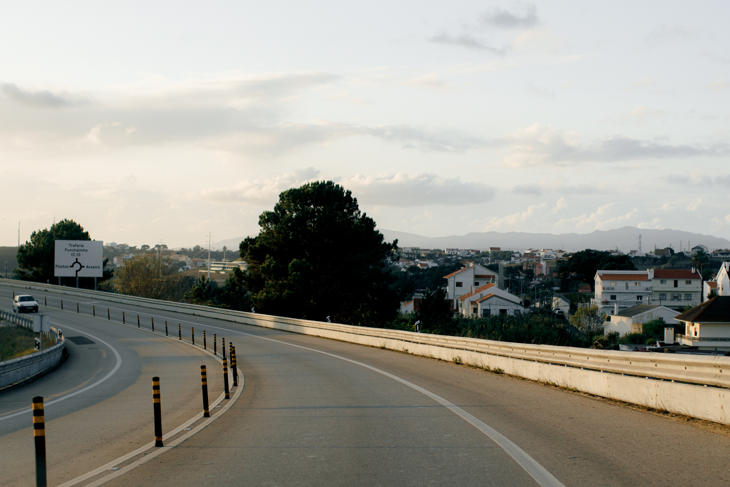 Nacho & Leticia — Costa da Caparica (Portugal). Richard and Irene - Destination wedding photographer