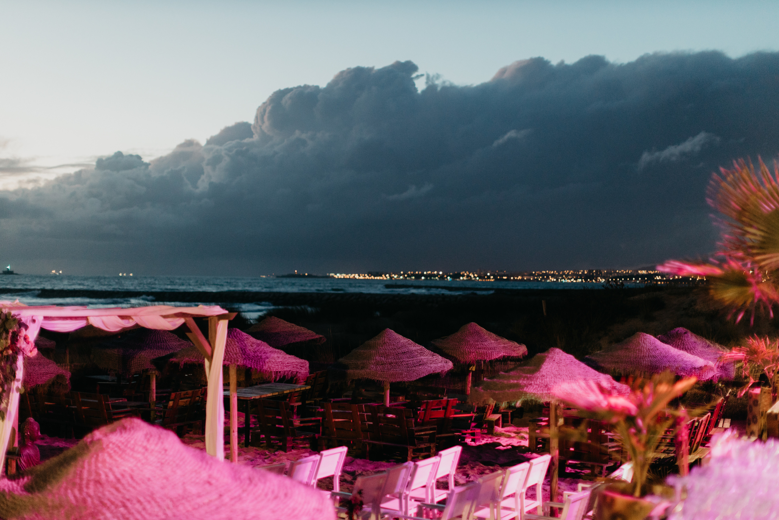 Nacho & Leticia — Costa da Caparica (Portugal). Richard and Irene - Destination wedding photographer