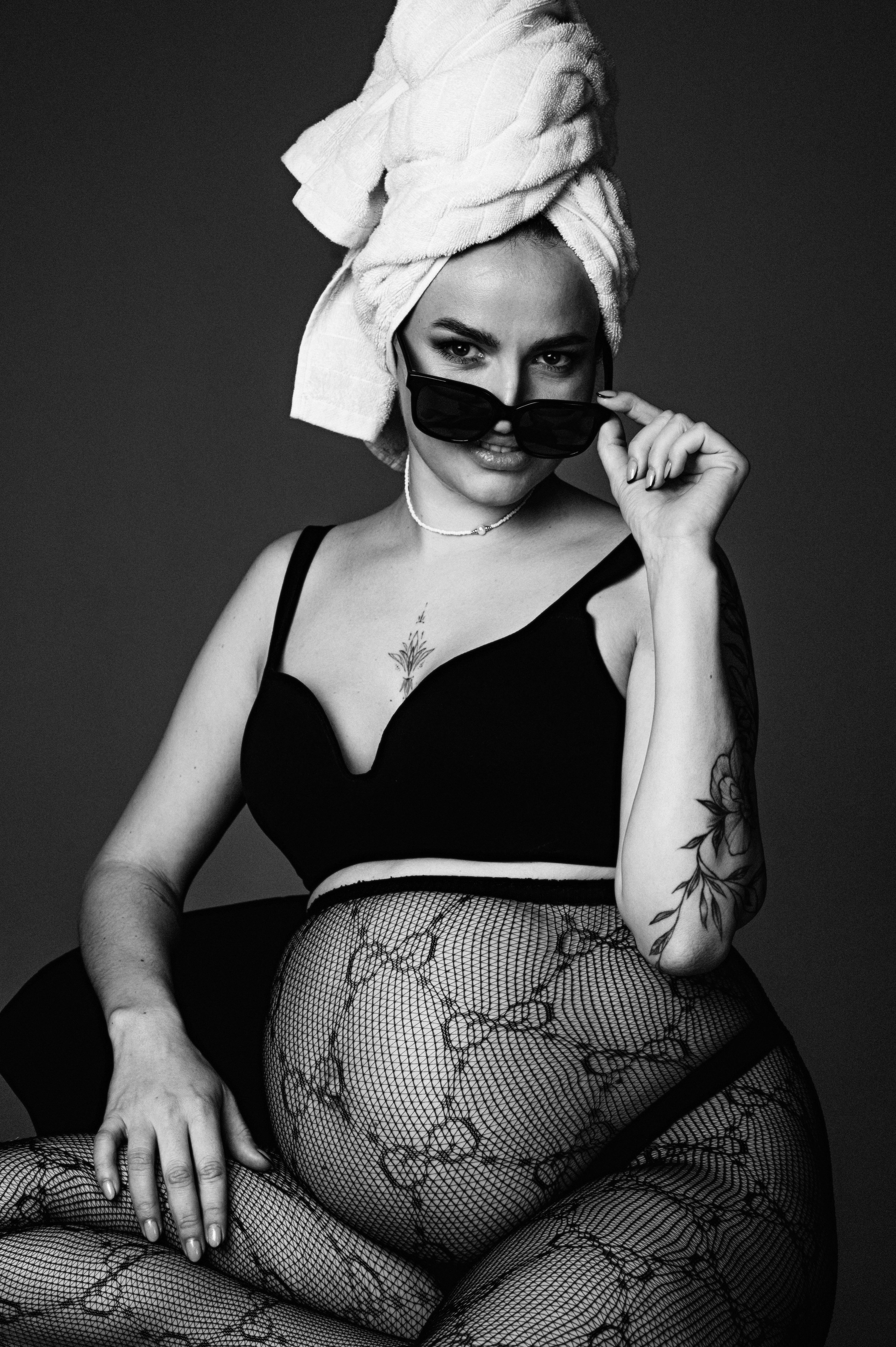 Валерия. Профессиональный фотограф беременности в СПБ. Стильные фотосессии беременности в стиле минимализм и классическая фотография