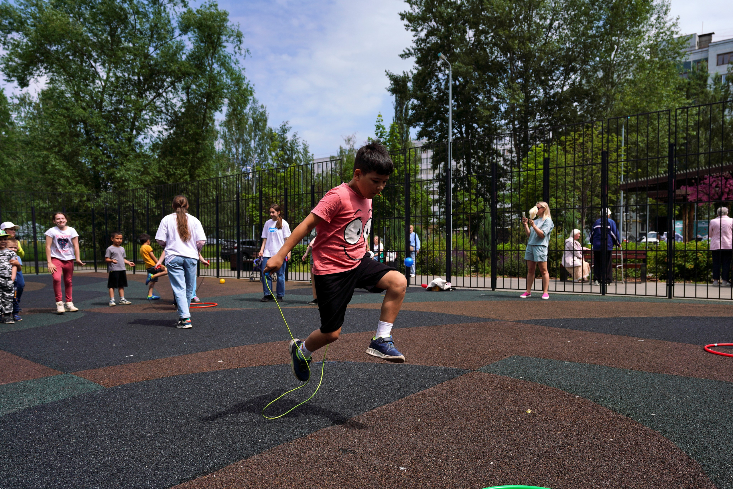 «Наш двор» ул. М.Чуйкова 25 Казань, 2025. Фотограф Казань