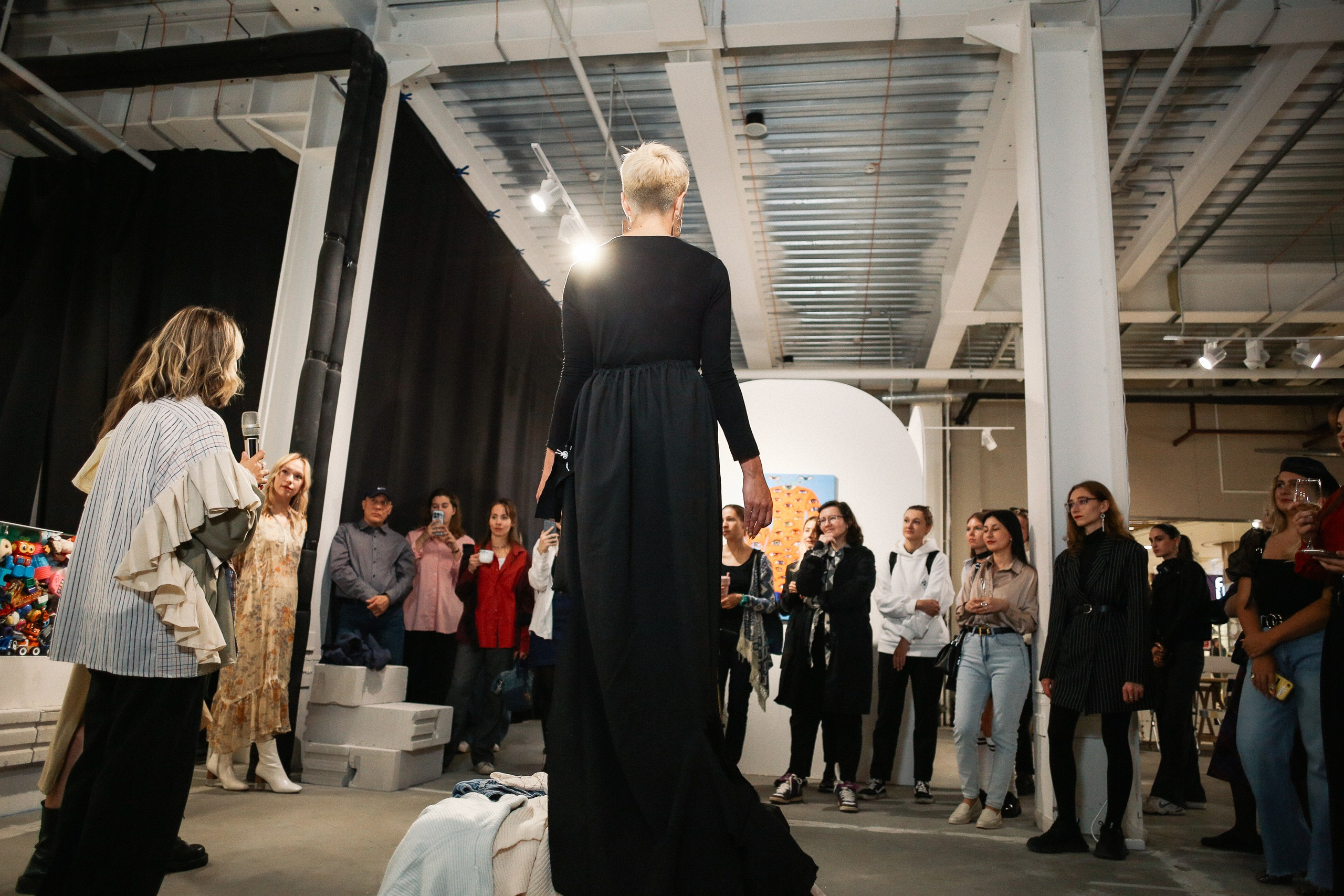 Открытие выставки в галерее. Портретный и репортажный фотограф. Мыльников Илья