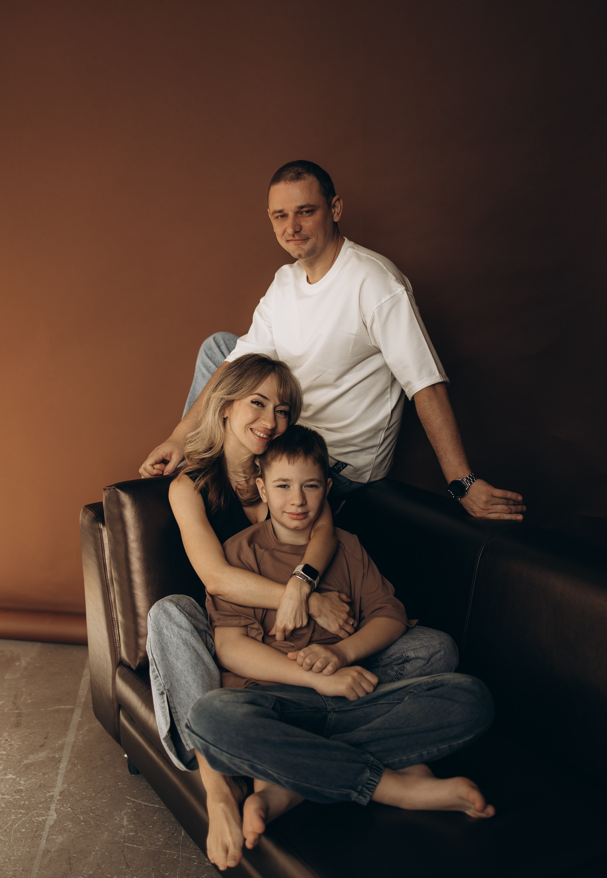 Игорь, Виктория и Макс — зал Натура. Семейный фотограф в Краснодаре Храмова Анна