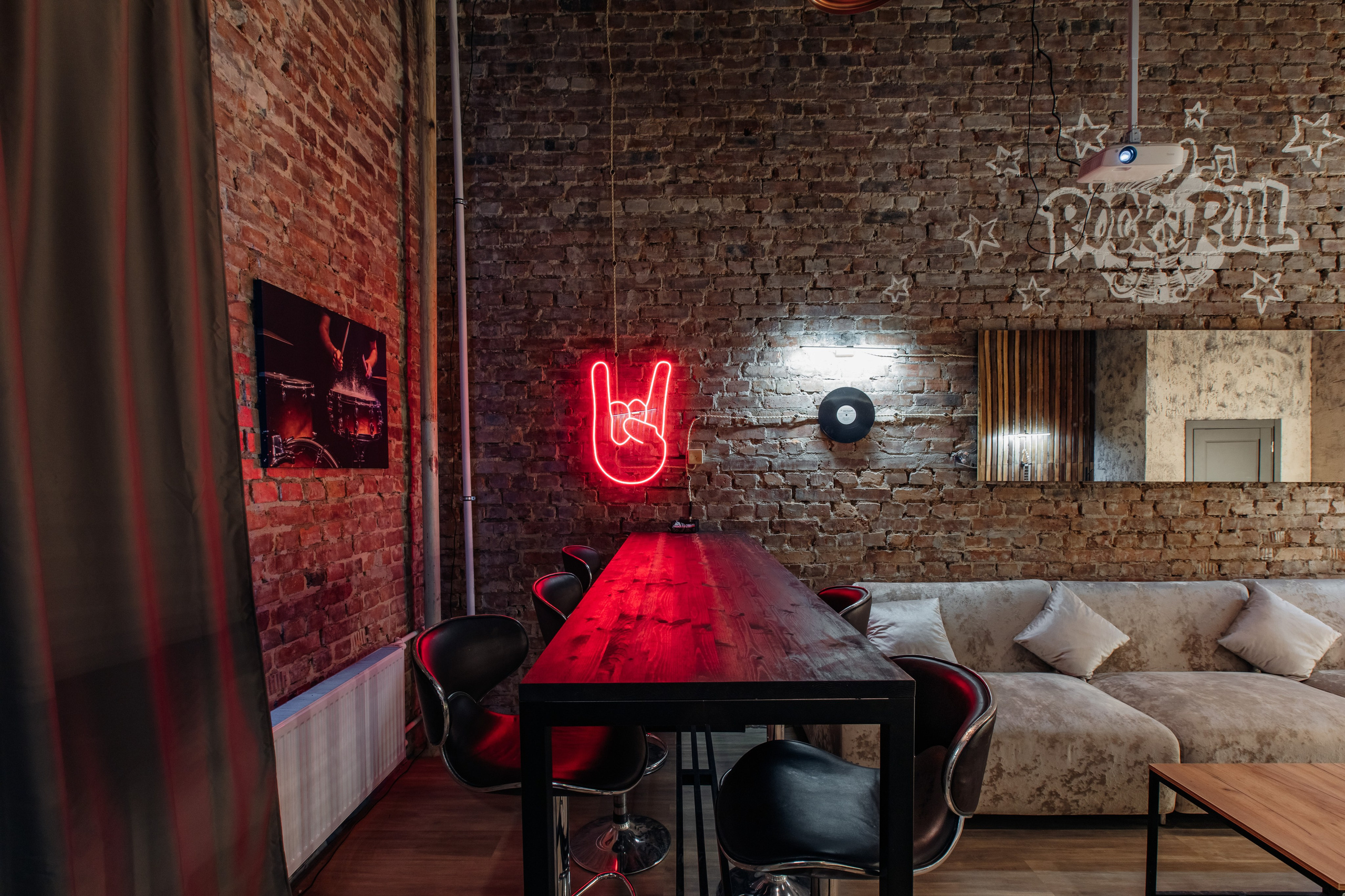 Рокстар (лето). Аренда лофта в СПб для мероприятий