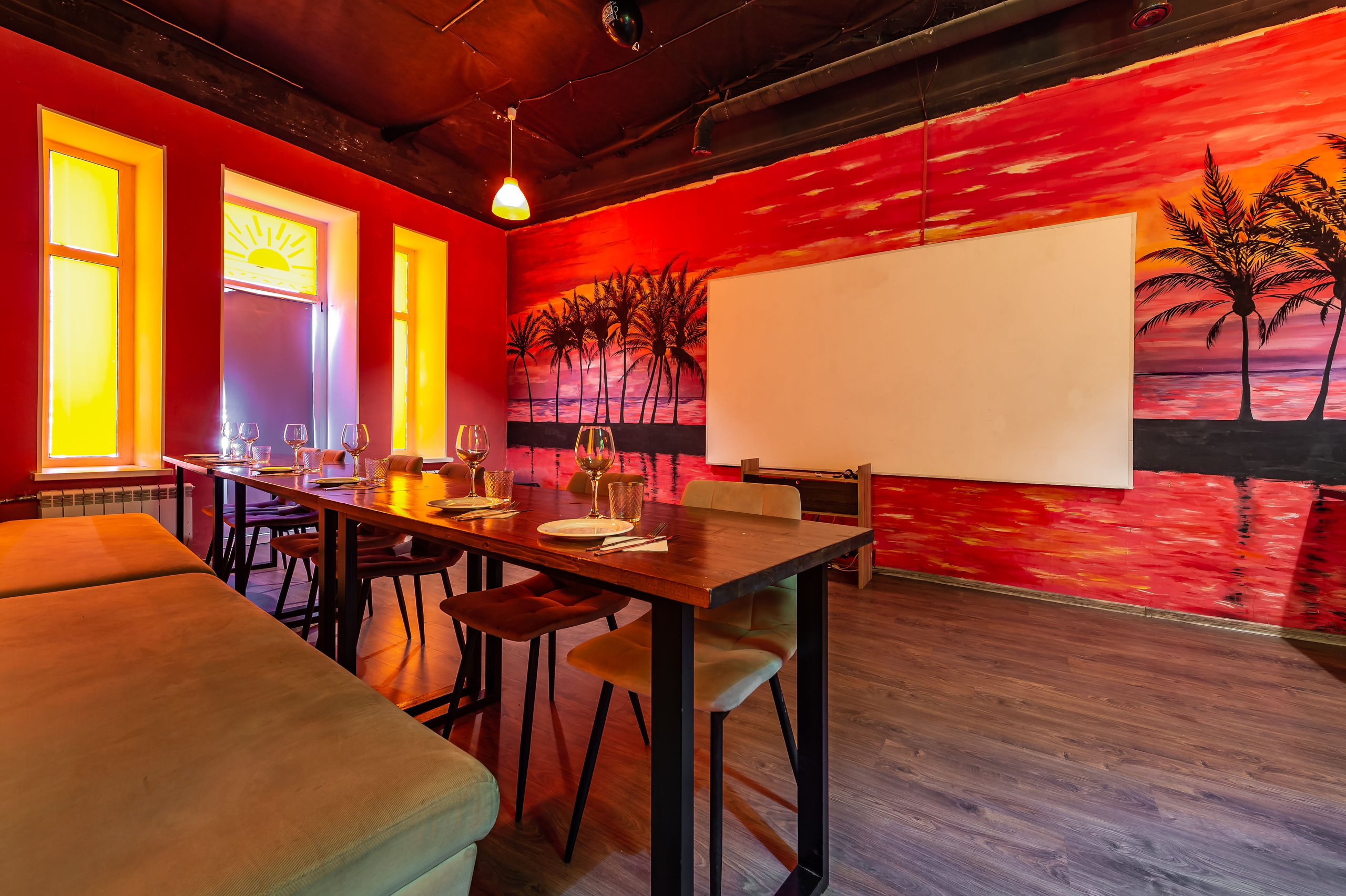 Майами. Аренда лофта в СПб для мероприятий