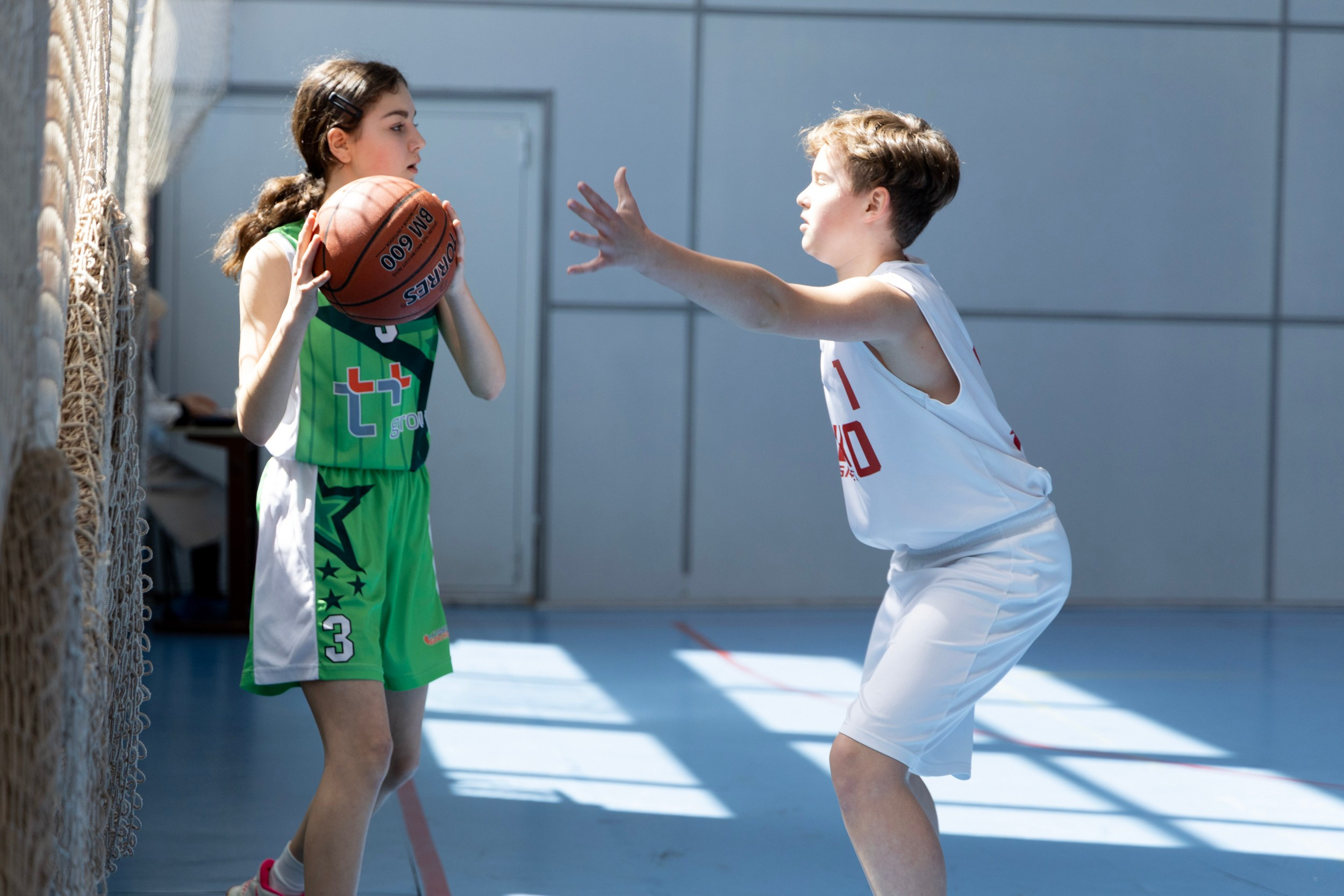 Соревнования по баскетболу среди школьников. Репортажный и портретный фотограф в Владивостоке