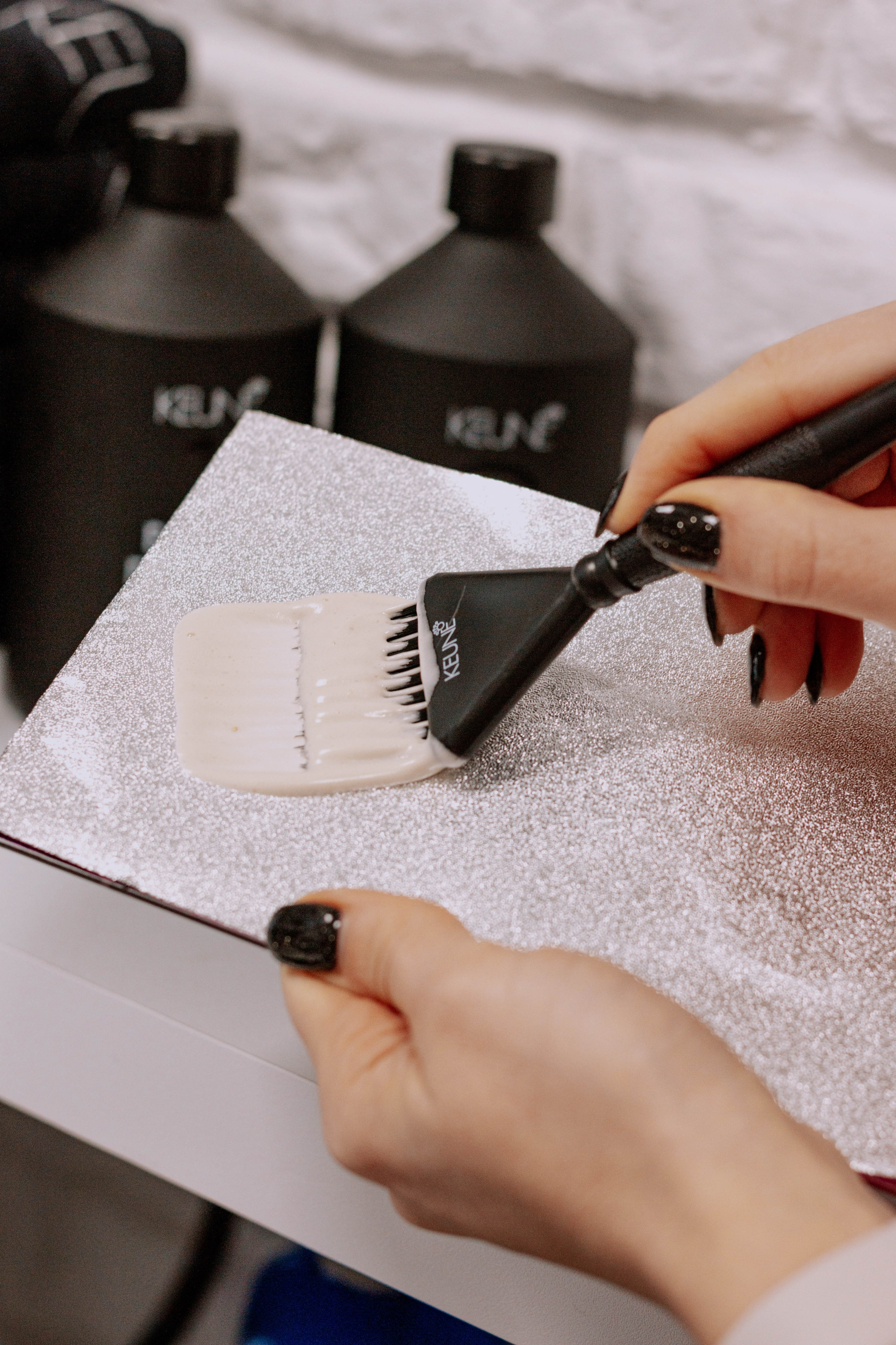 Настя- стилист по волосам. Бережно сохраняю ваши чувства и истории на своих фотографиях