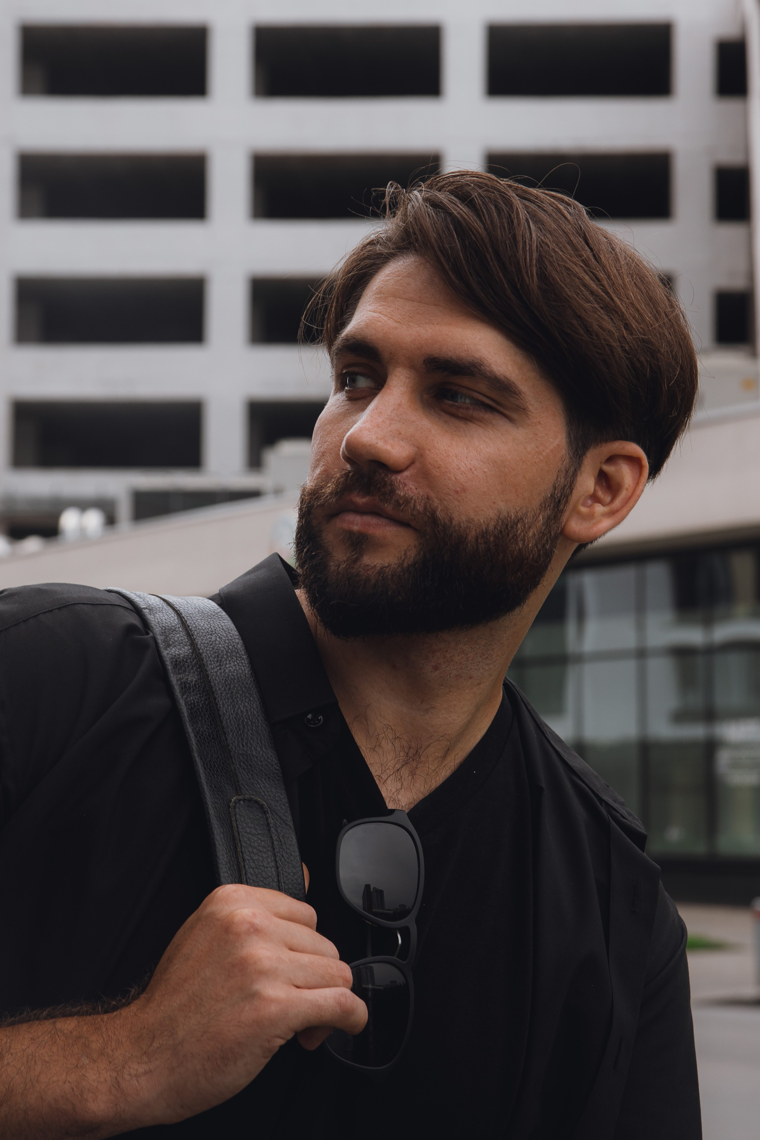 Мужская прогулочная фотосессия в Екатеринбурге. Свадебный, семейный фотограф, контент съёмка. Екатеринбург. Елена Граф