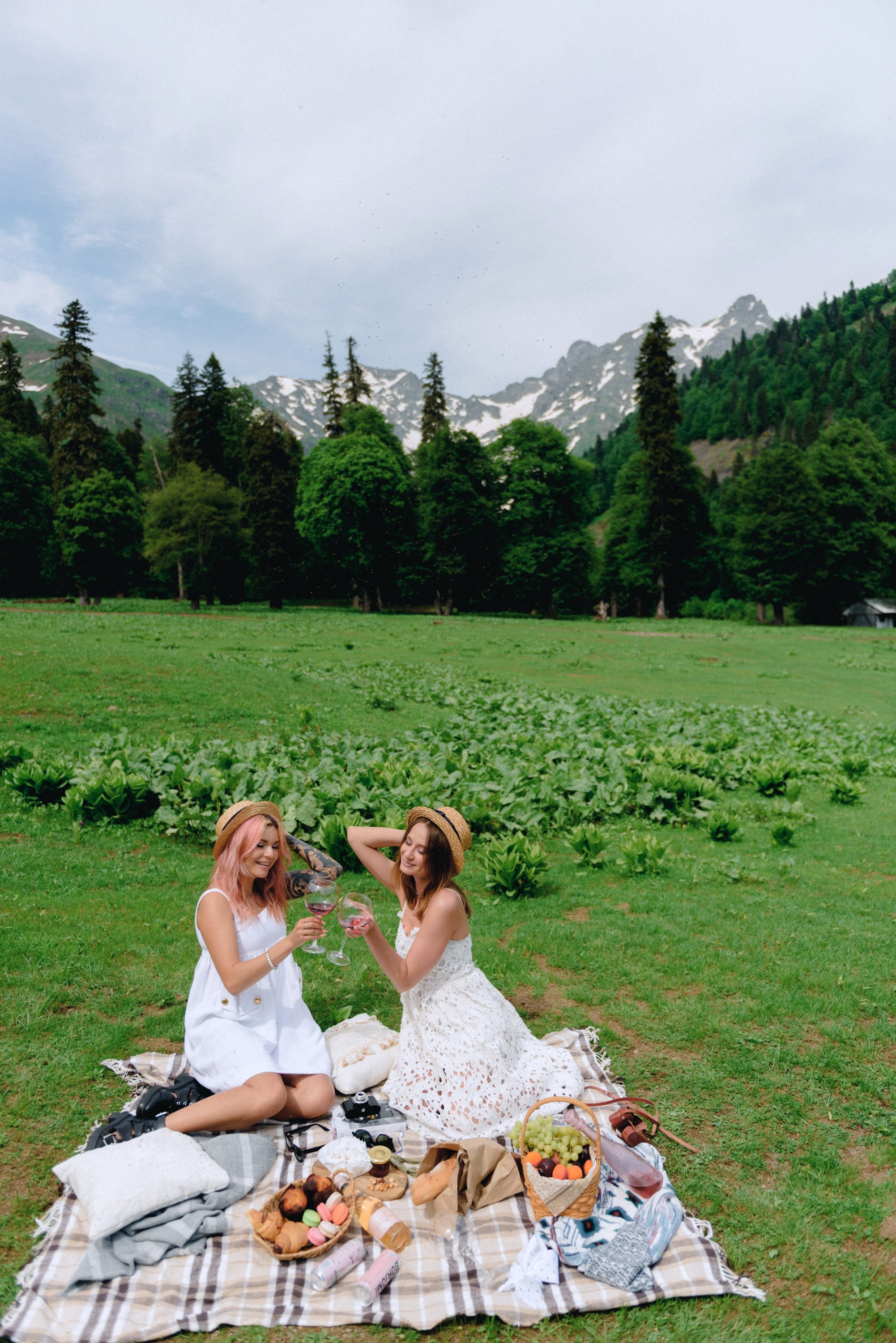 Alpine meadows phototour|The Italian Dolomites Love Story photoshoot. Fedor Lemeshko — Destination Wedding and Family Lifestyle photographer