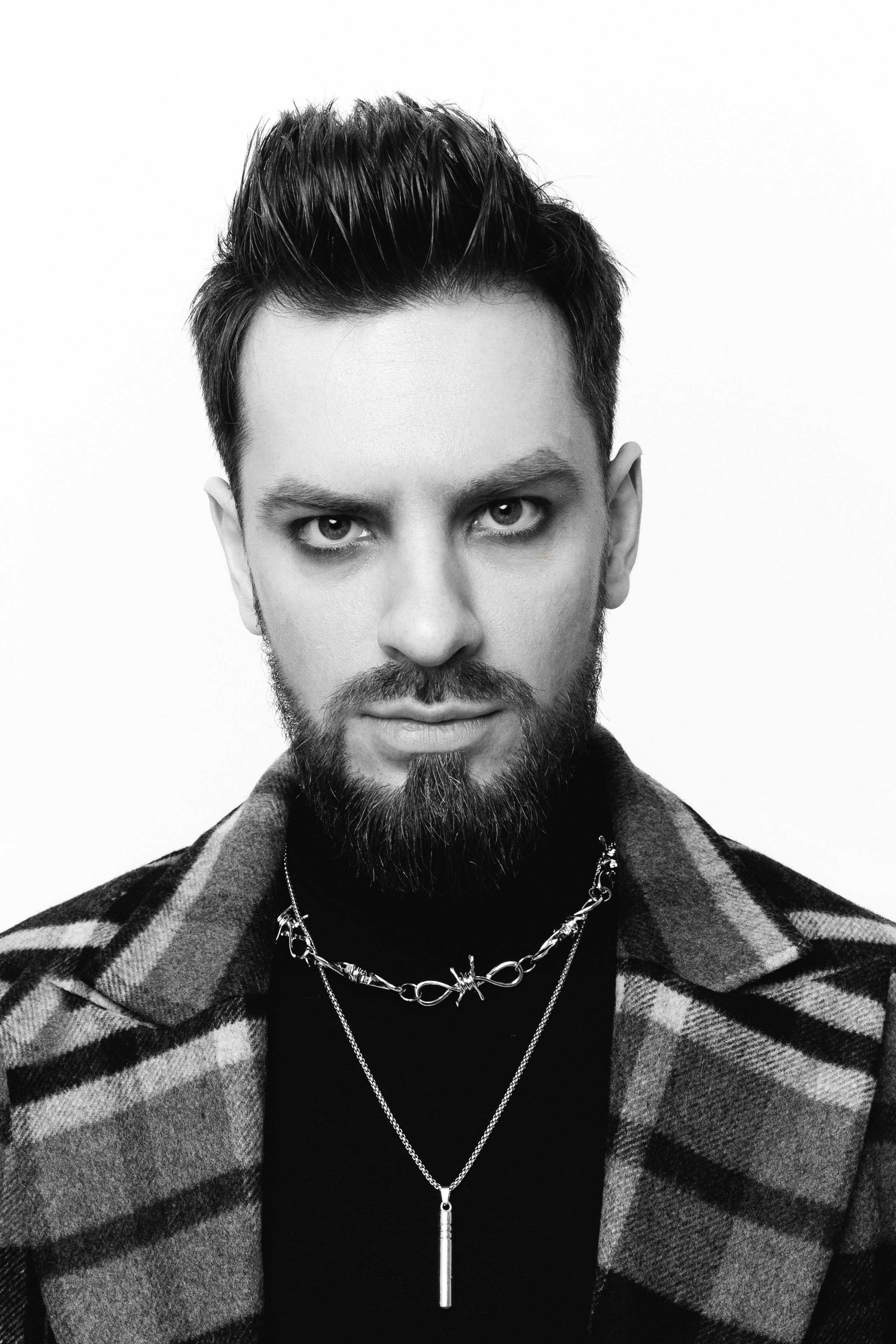 IOSTRA. Фотограф