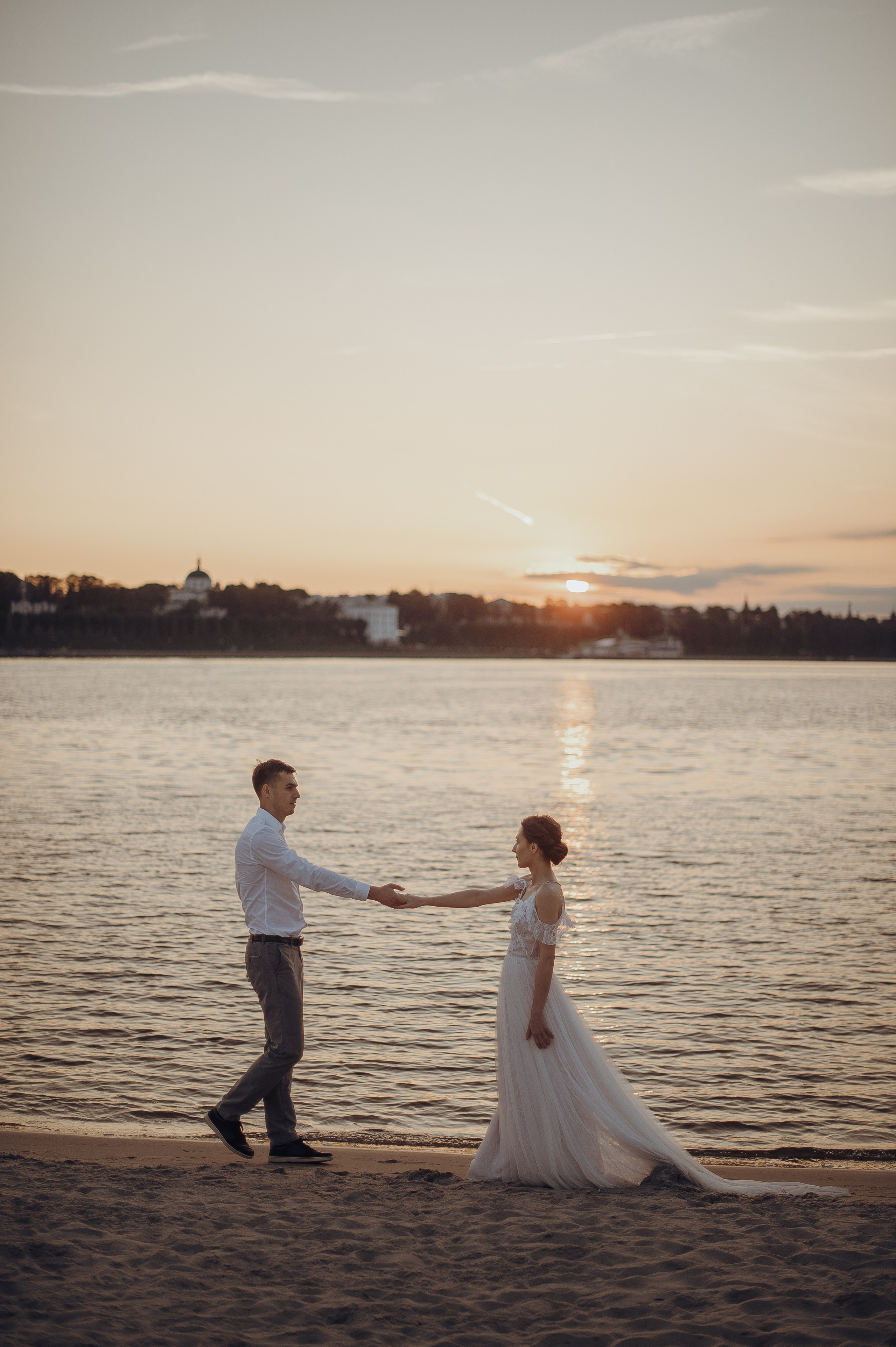Свадебный вечер Ивана и Татьяны, любовь на закате. Свадебный фотограф в Ярославле Денис Медоваров