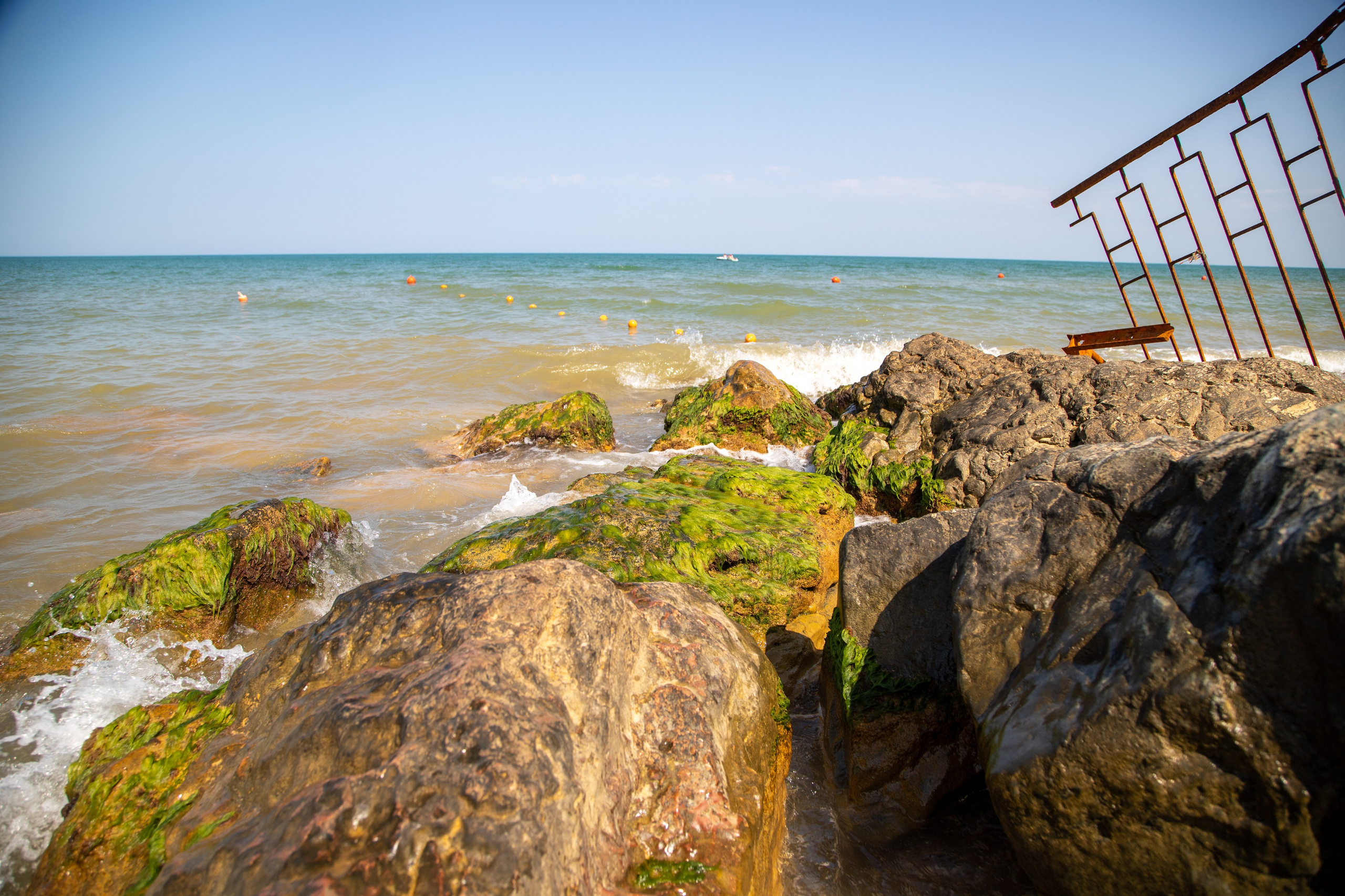Фотографии природы Крыма из 2021 года. Море, холмы, закаты. Фотограф видеограф широкого профиля Денис Захаров