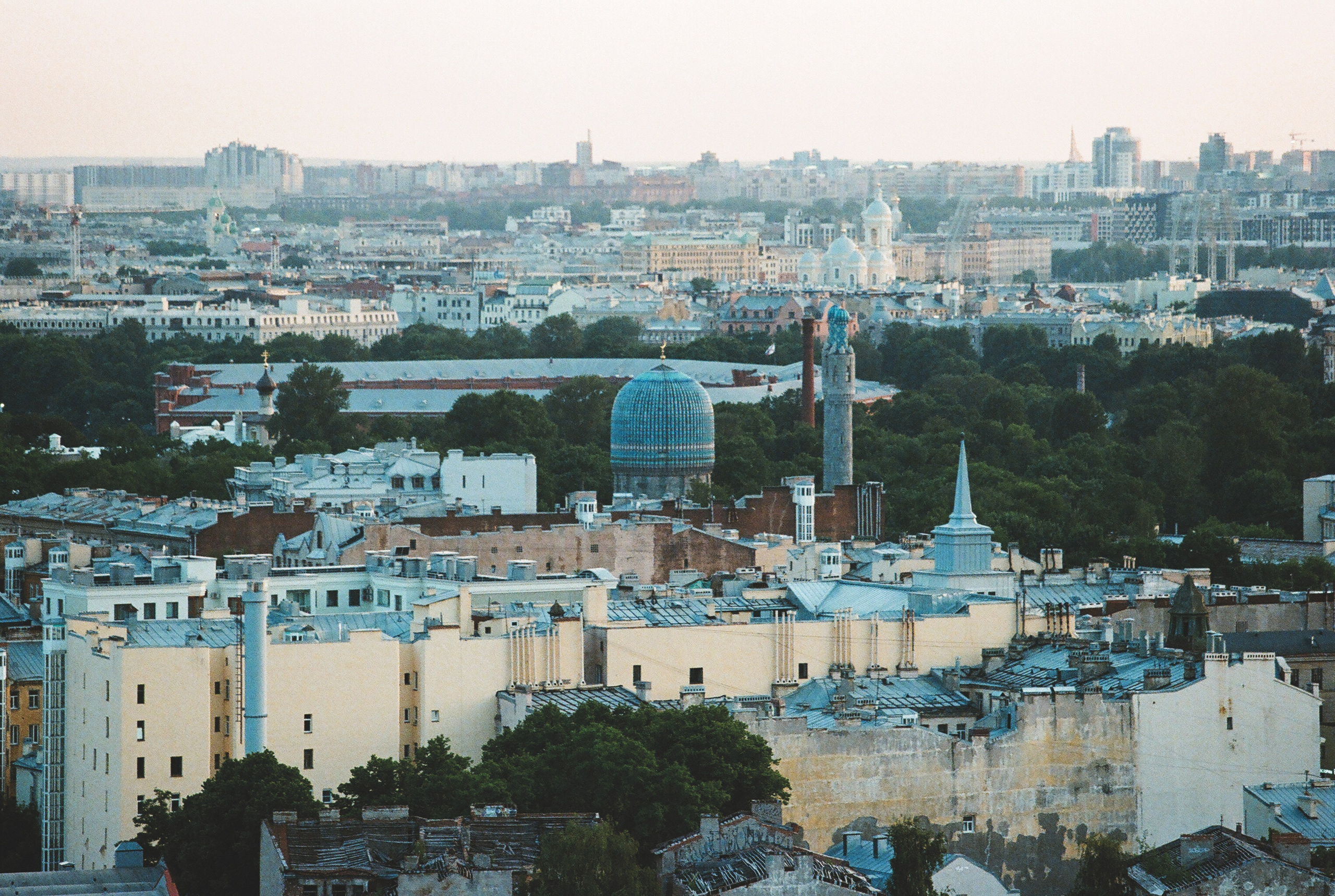 Фотографии цветные. Свадебный и семейный пленочный фотограф в Петербурге Истомина Ирина
