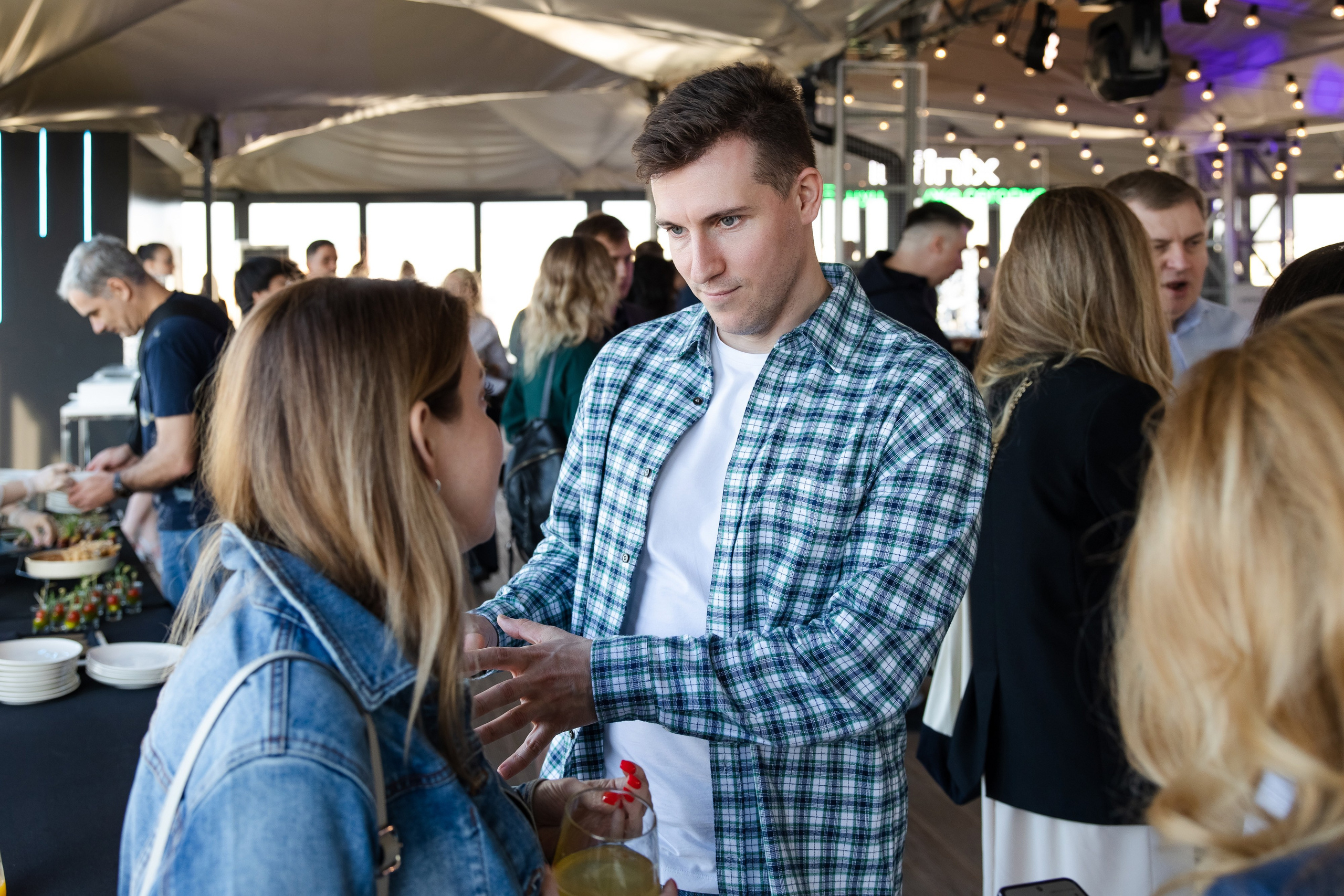 Презентация Infinix. Свадебный репортажный фотограф в Москве