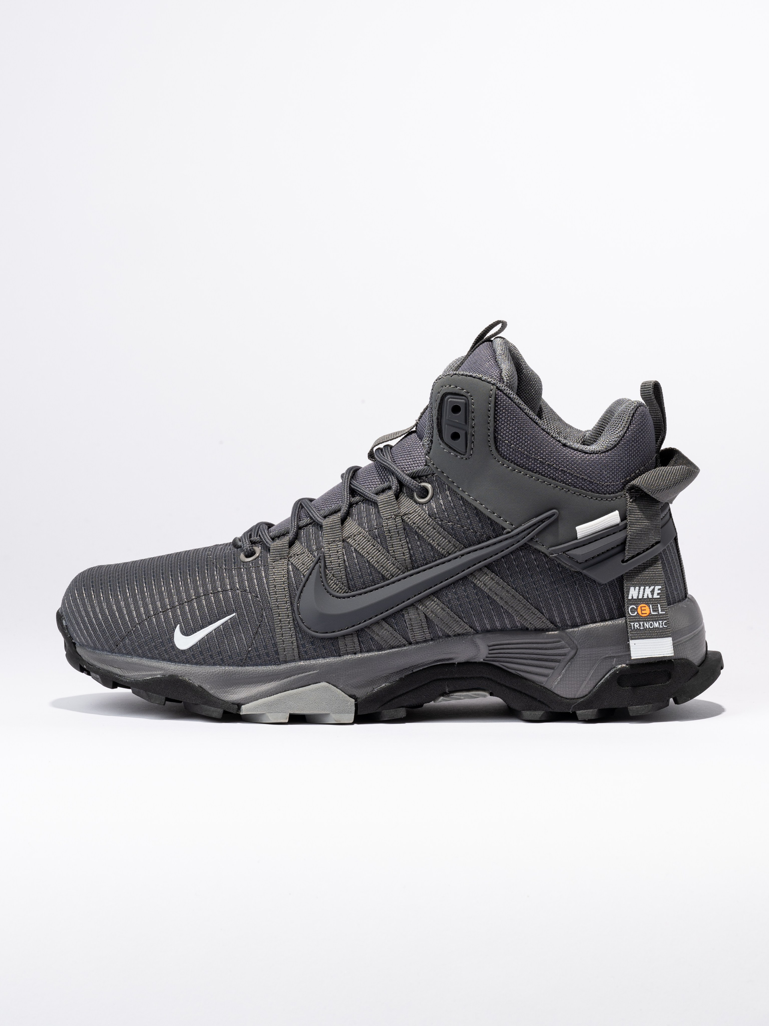 2023.10.24 — Фото кроссовок. Студия рекламной и предметной съемки товаров WELKO Studio