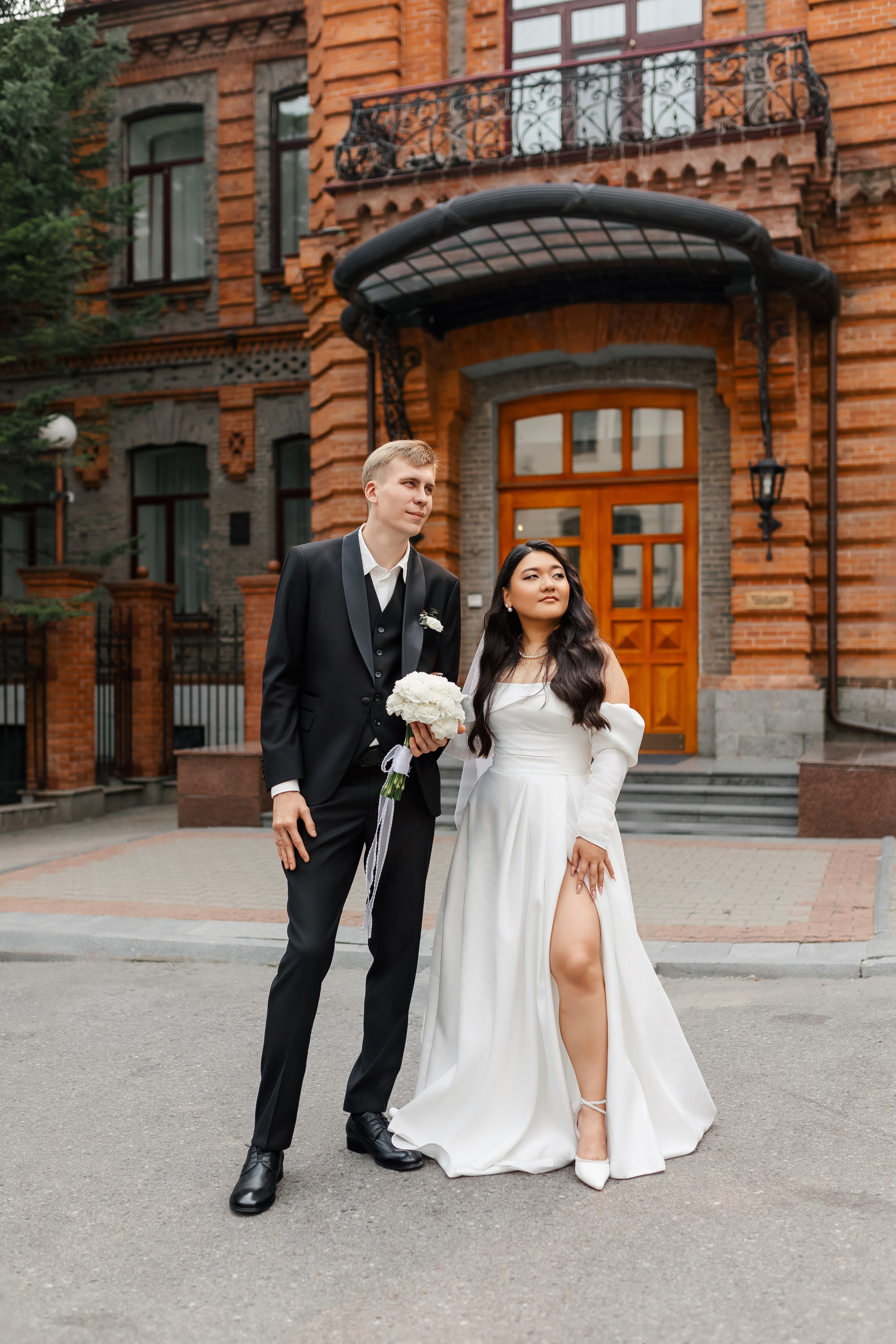 Андрей и Анна. Интурист. Комсомольская площадь. Свадебный фотограф в Хабаровске