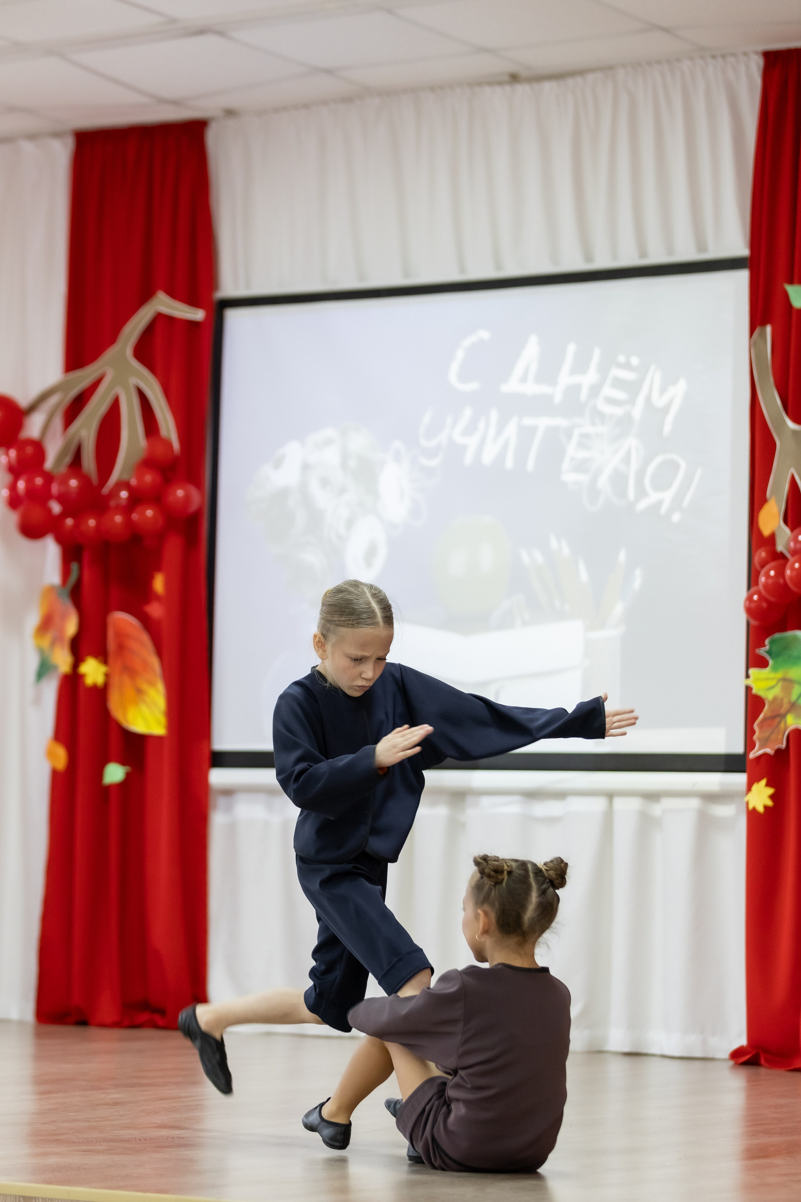 День учителя. Школа 31. Октябрь 2024. Свадебный и Семейный фотограф г. Ижевск Гульназ Солдатова. Гульназ фото