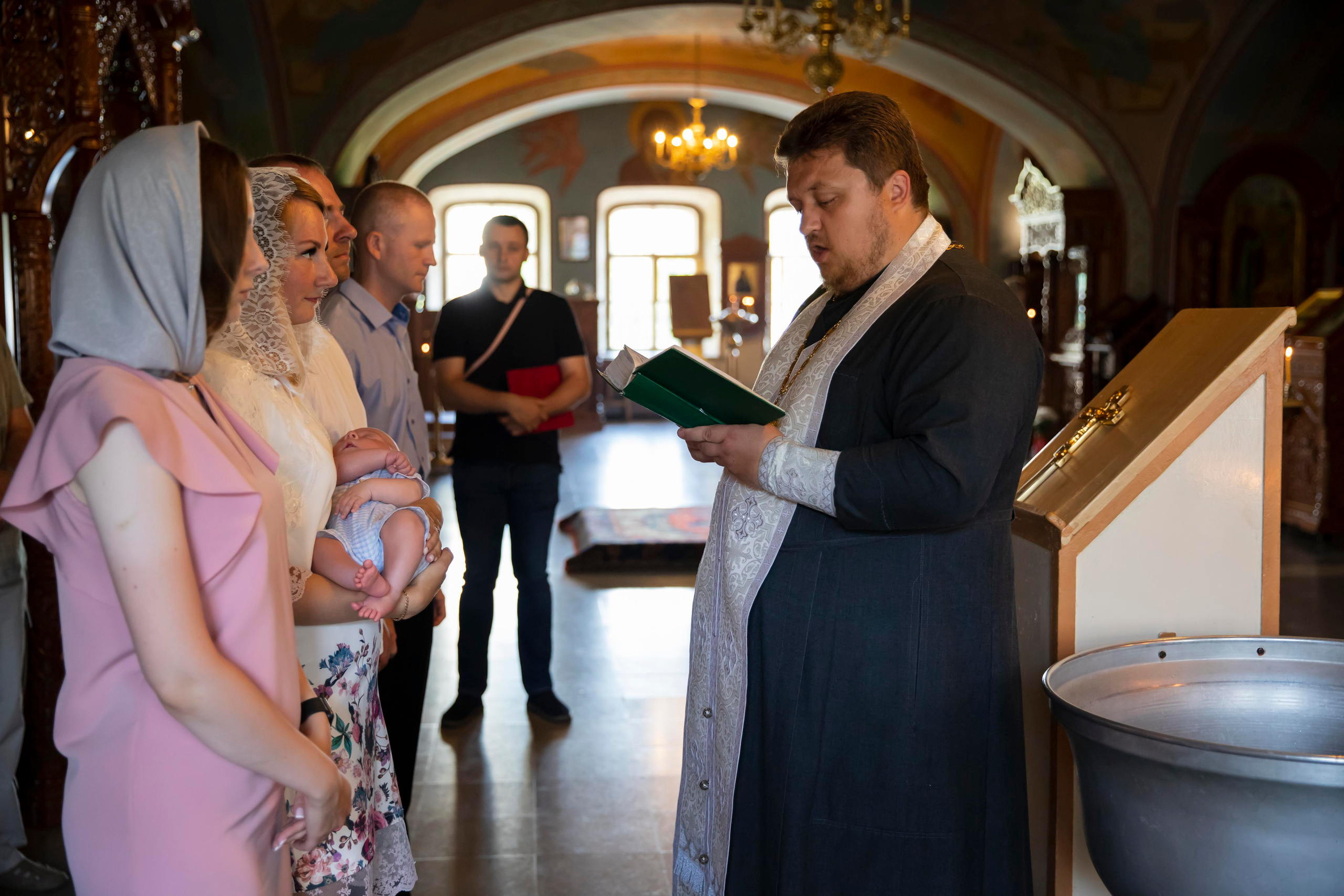 Крещение Владимира. Семейный фотограф в Туле Яна Денисова — семейная фотосессия