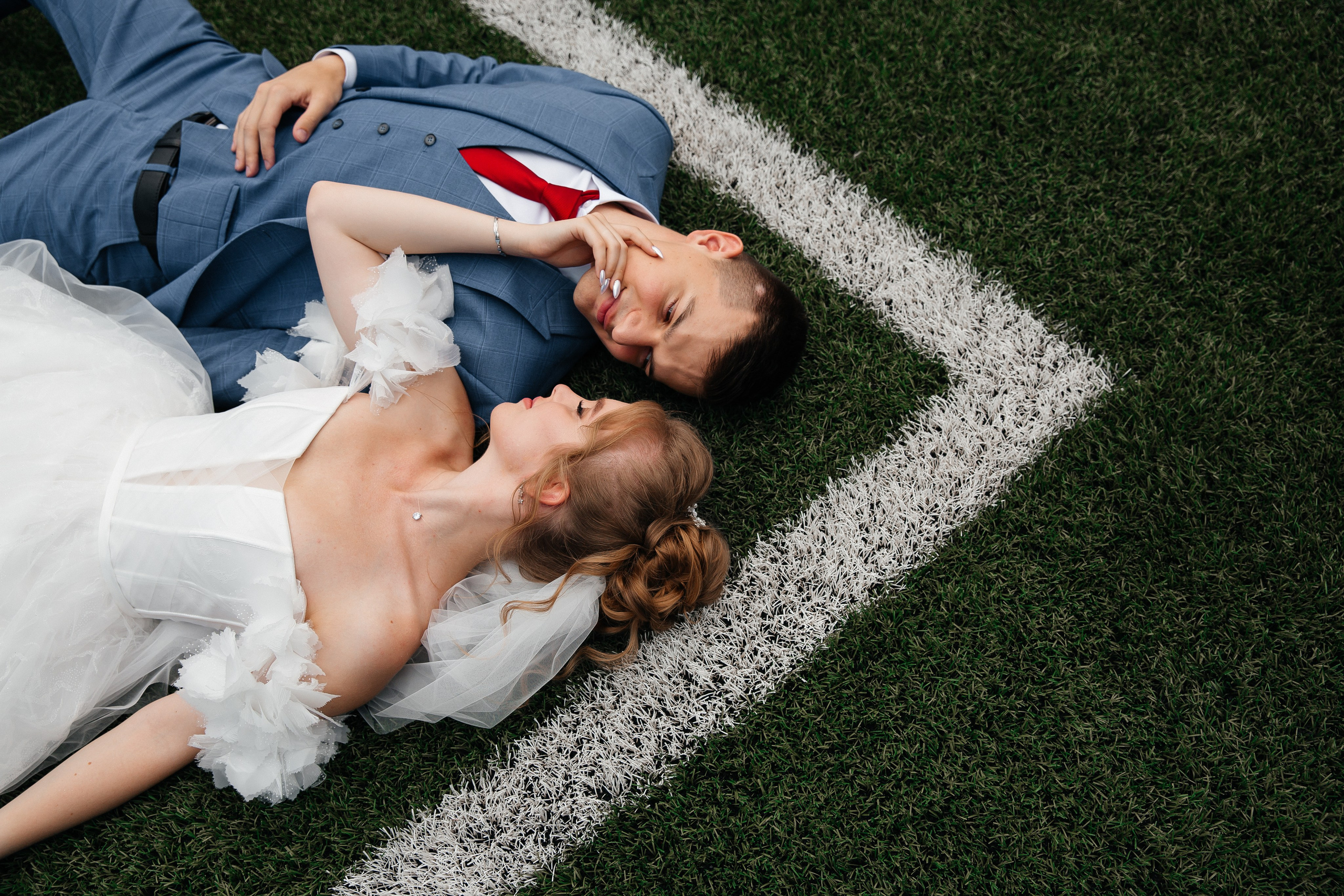 А&А — фотосессия на стадионе. Свадебный фотограф в Оренбурге Илья Володьков