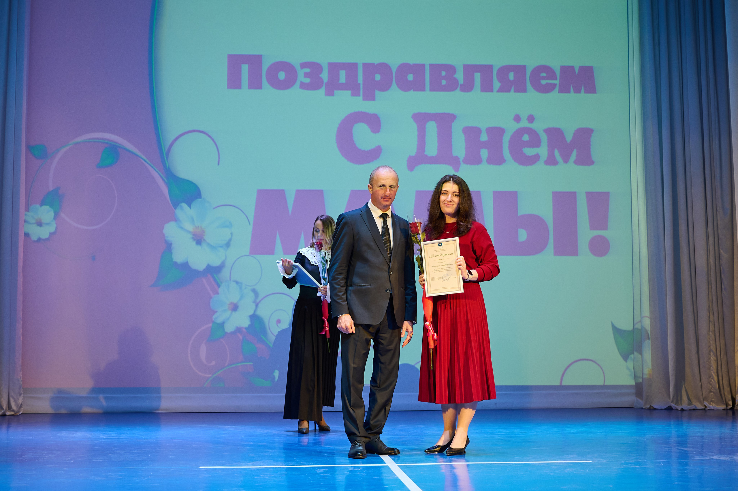 День матери Марьина Роща. Жизнь курорта Кабардинка в фотографиях