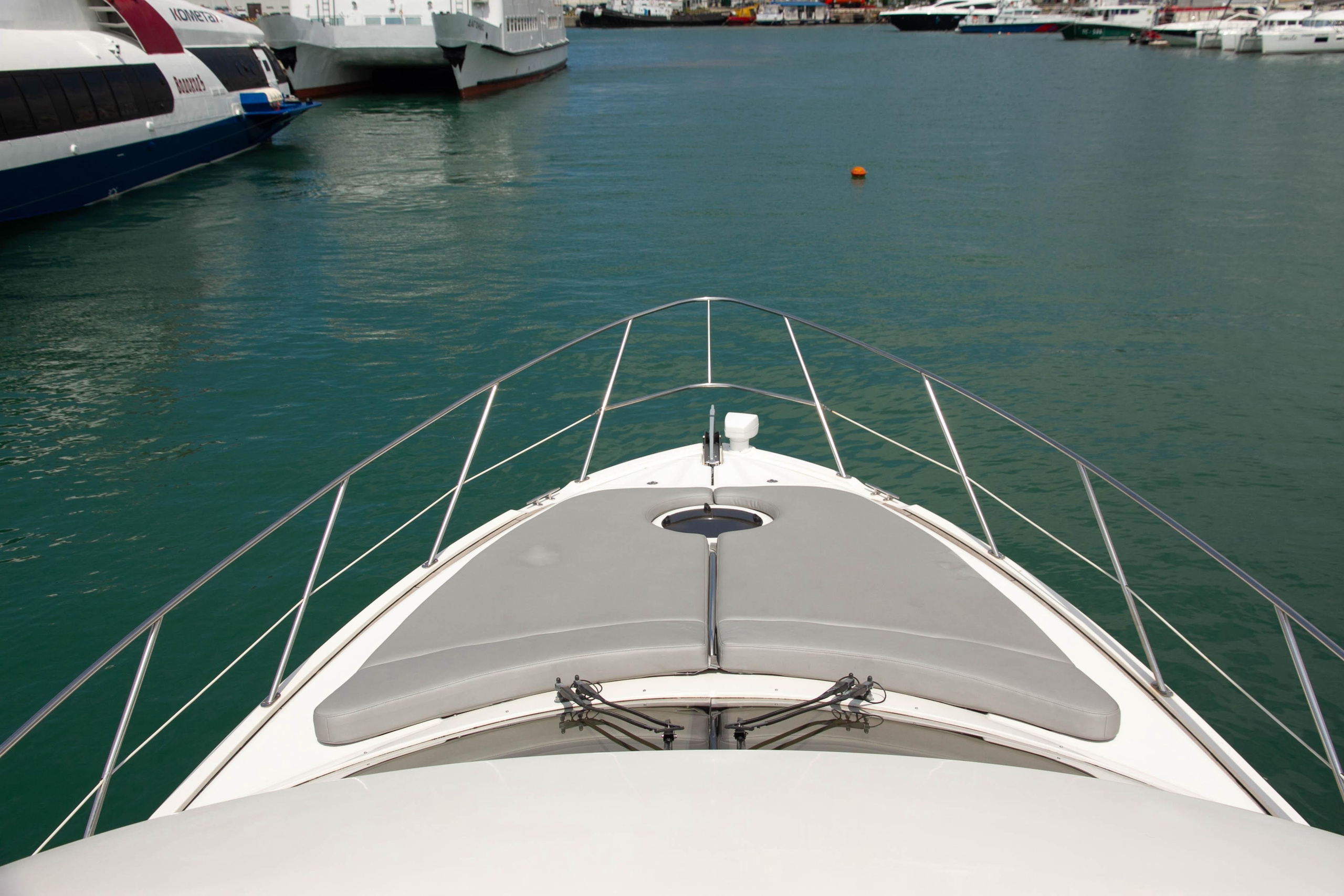 Яхта Принц Аренда Яхты в Сочи Яхтанаморе YACHTNAMORE YACHTANAMORE