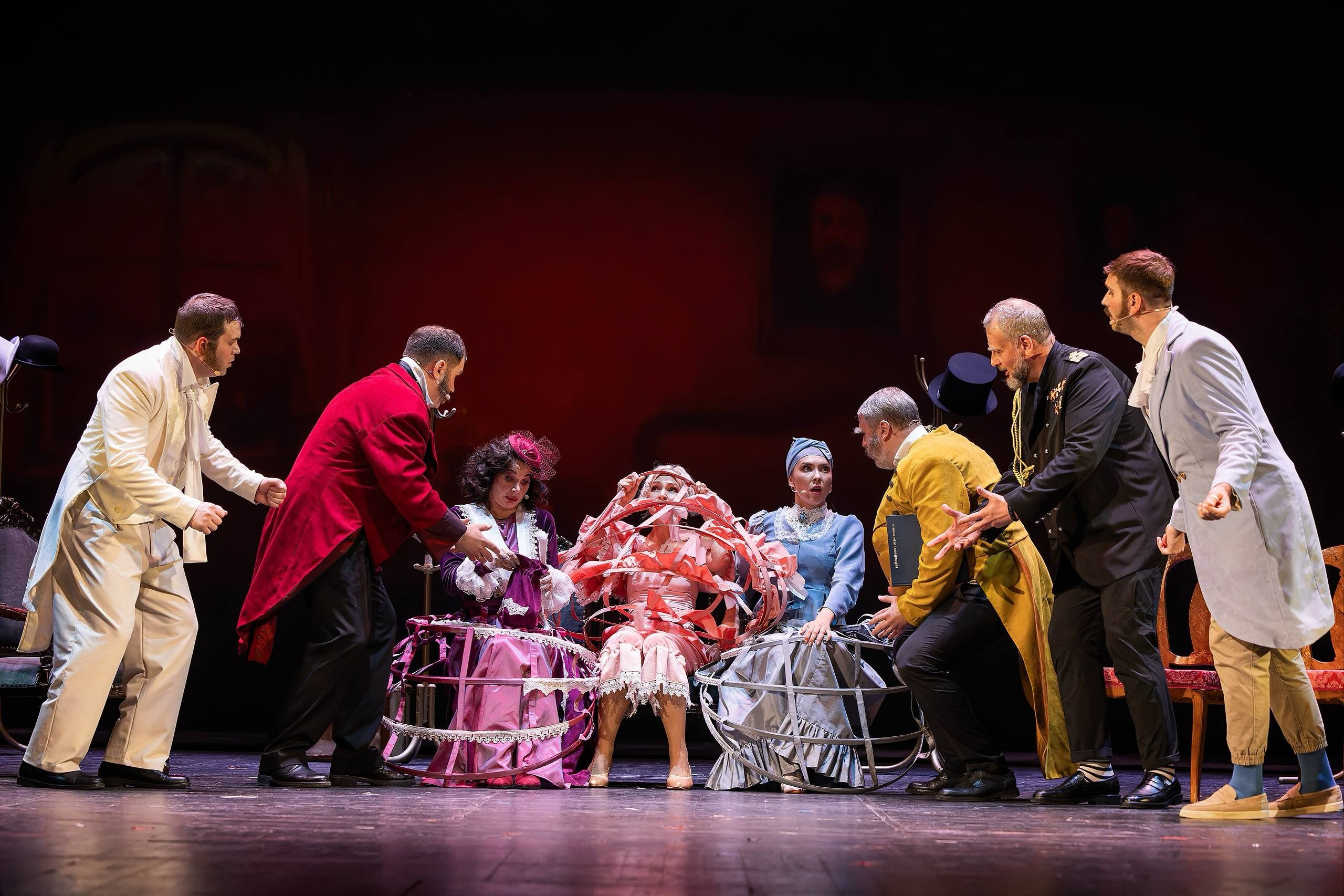 Благотворительный спектакль «Женитьба» на сцене театра имени Пушкина. Другой Павел Поцелуев. Фотограф в 2026 году