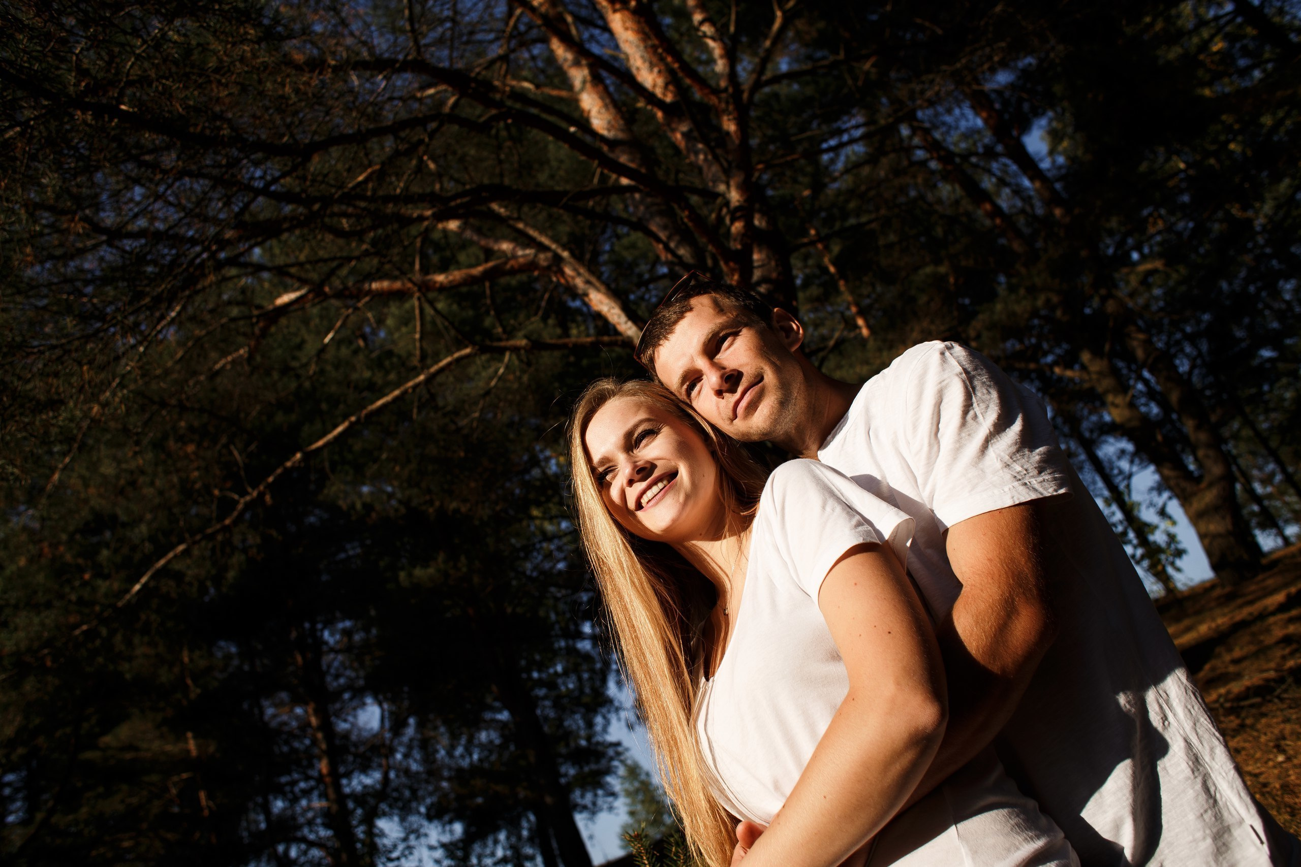 Фотосессия лав стори в лесу. Свадебный фотограф в Витебске Дмитрий Кувшинов