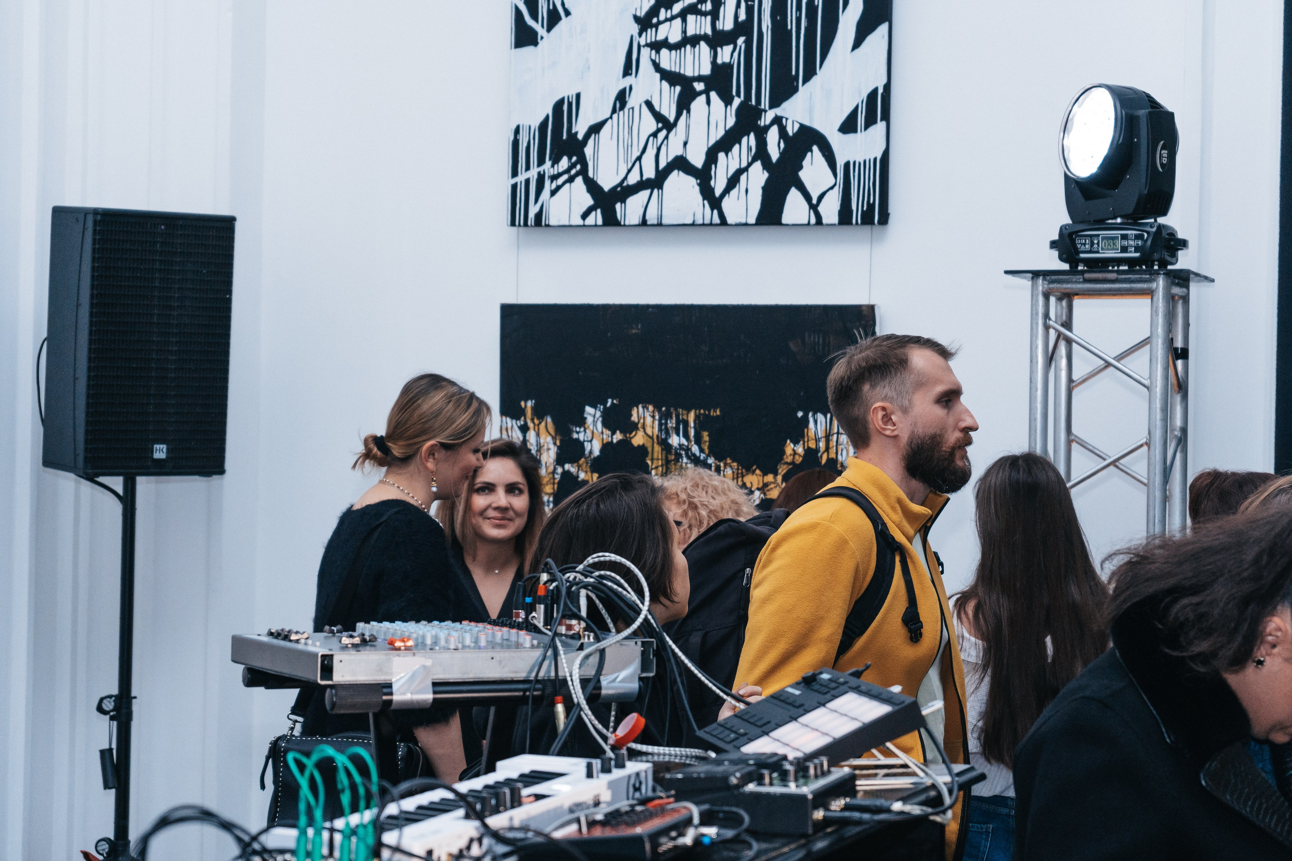 Выставка Юрия Литарова. Всё рождается. Всё продолжается. Портретный фотограф Нижний Новгород