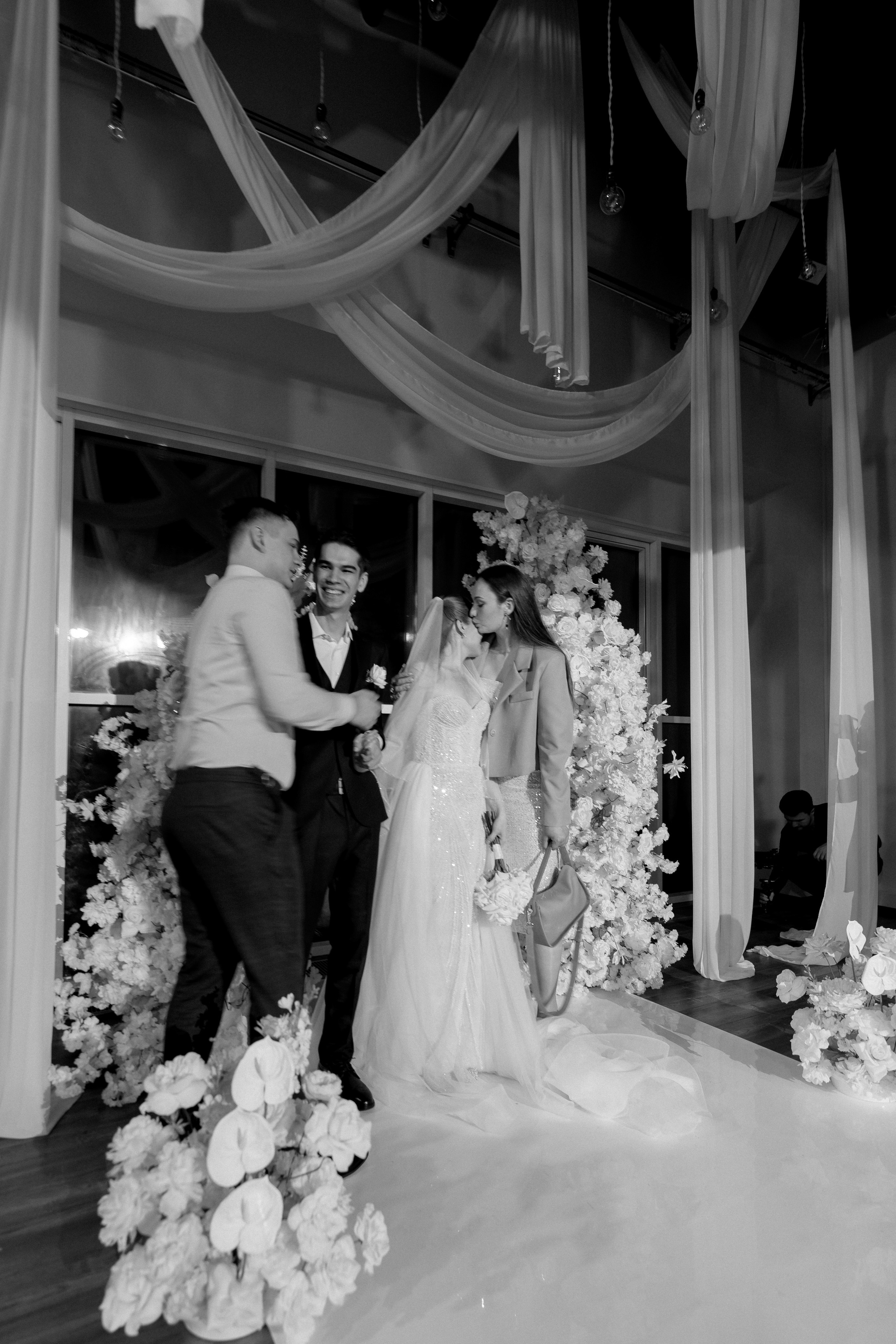 СВАДЕБНАЯ СЬЕМКА СБОРОВ В ОТЕЛЕ И ВЫЕЗД НА ЦЕРЕМОНИЮ (СНЯТО В СИБИРЕ В НИЖНЕВАРТОВСКЕ). Профессиональный фотограф, Санкт-Петербург — Виктория Богомолова