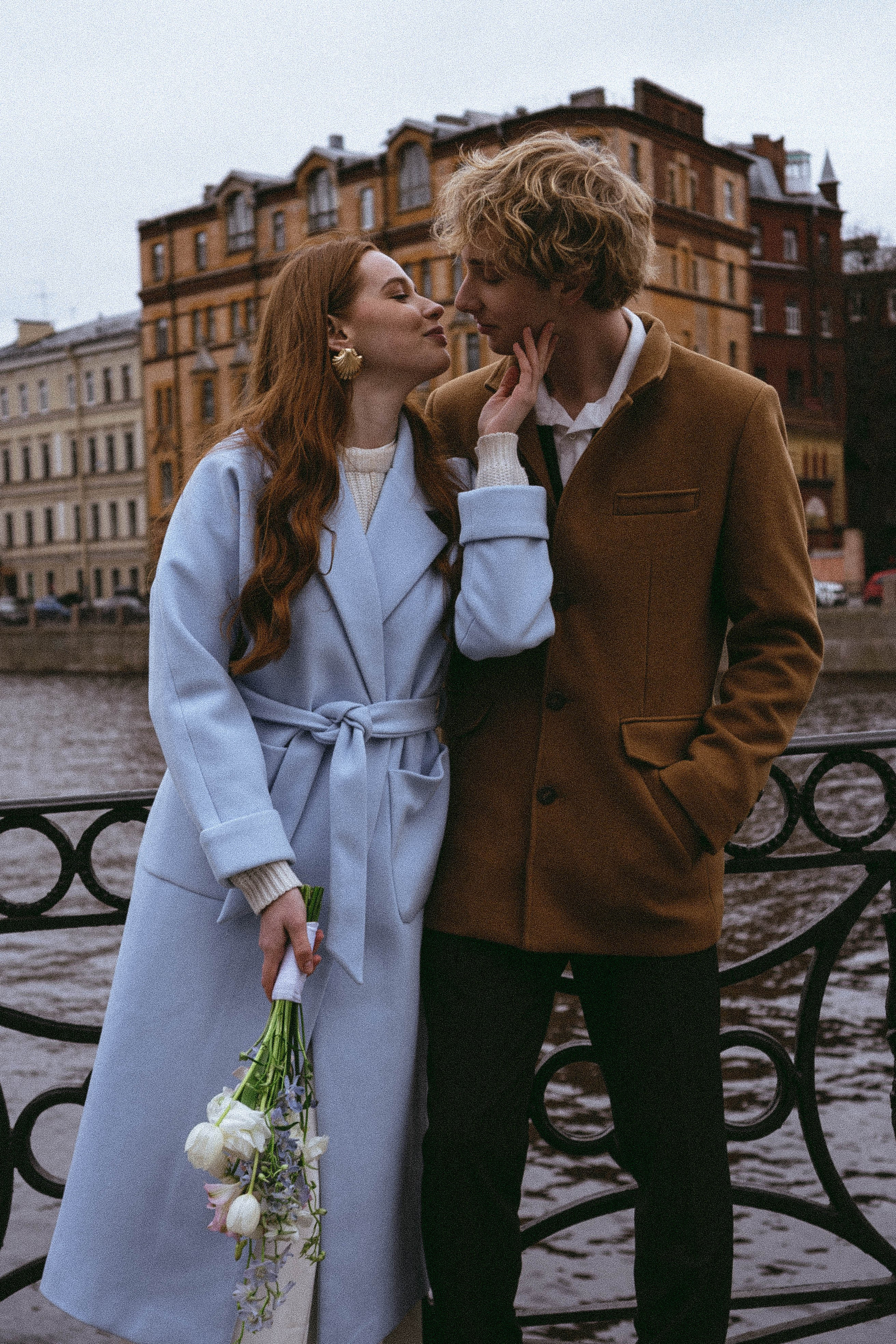 СВАДЕБНАЯ СЬЕМКА В ОТЕЛЕ. СБОРЫ ЖЕНИХА И НЕВЕСТЫ И ТАКЖЕ ТОР И ПОДГОТОВКА К ПРОГУЛКЕ И ПРОГУЛКА ПО ПЕТРОГРАДКЕ. Профессиональный фотограф, Санкт-Петербург — Виктория Богомолова